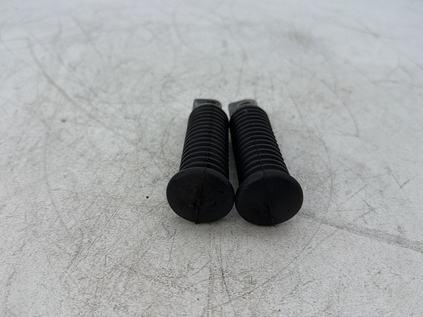 2013 Harley Heritage Softail Classic FLSTC OEM Left & Right Step Foot Rest Pegs