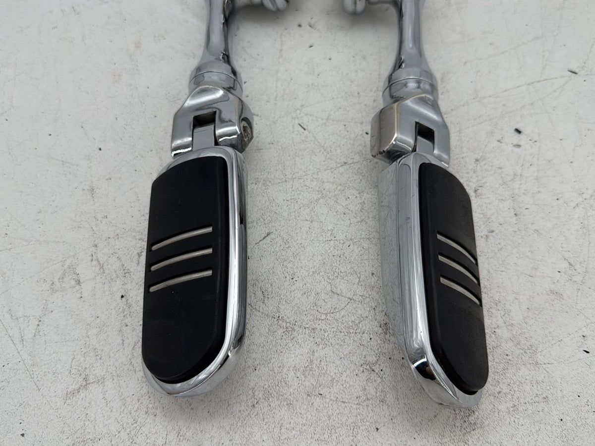 2006 Harley Street Glide Touring FLHXI OEM Front Right Left Highway Foot Pegs