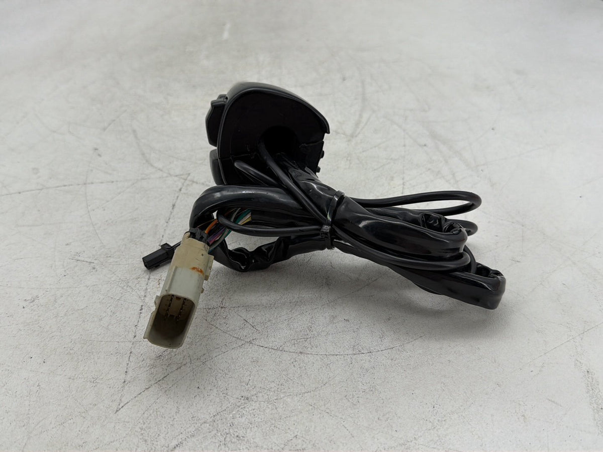 10 Harley Electra Glide Touring OEM Left Turn Signal Headlight Switches Controls
