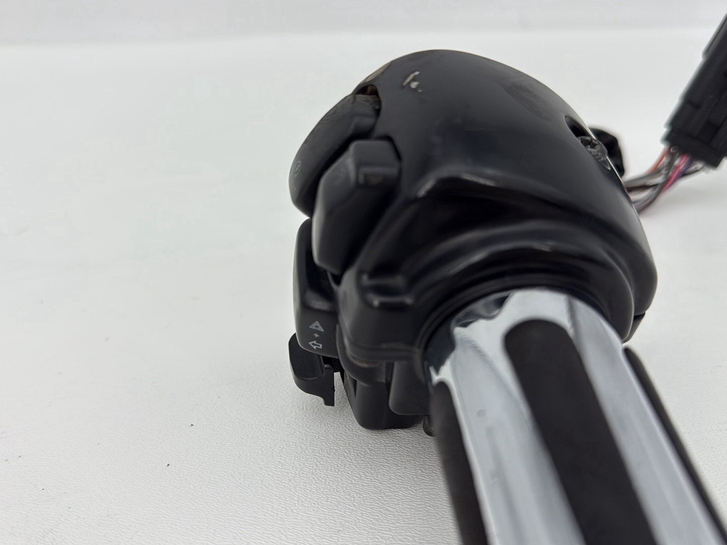 2007 - 2011 Harley-Davidson Touring Street Glide Right Engine Start Kill Switches Controls 71564-96