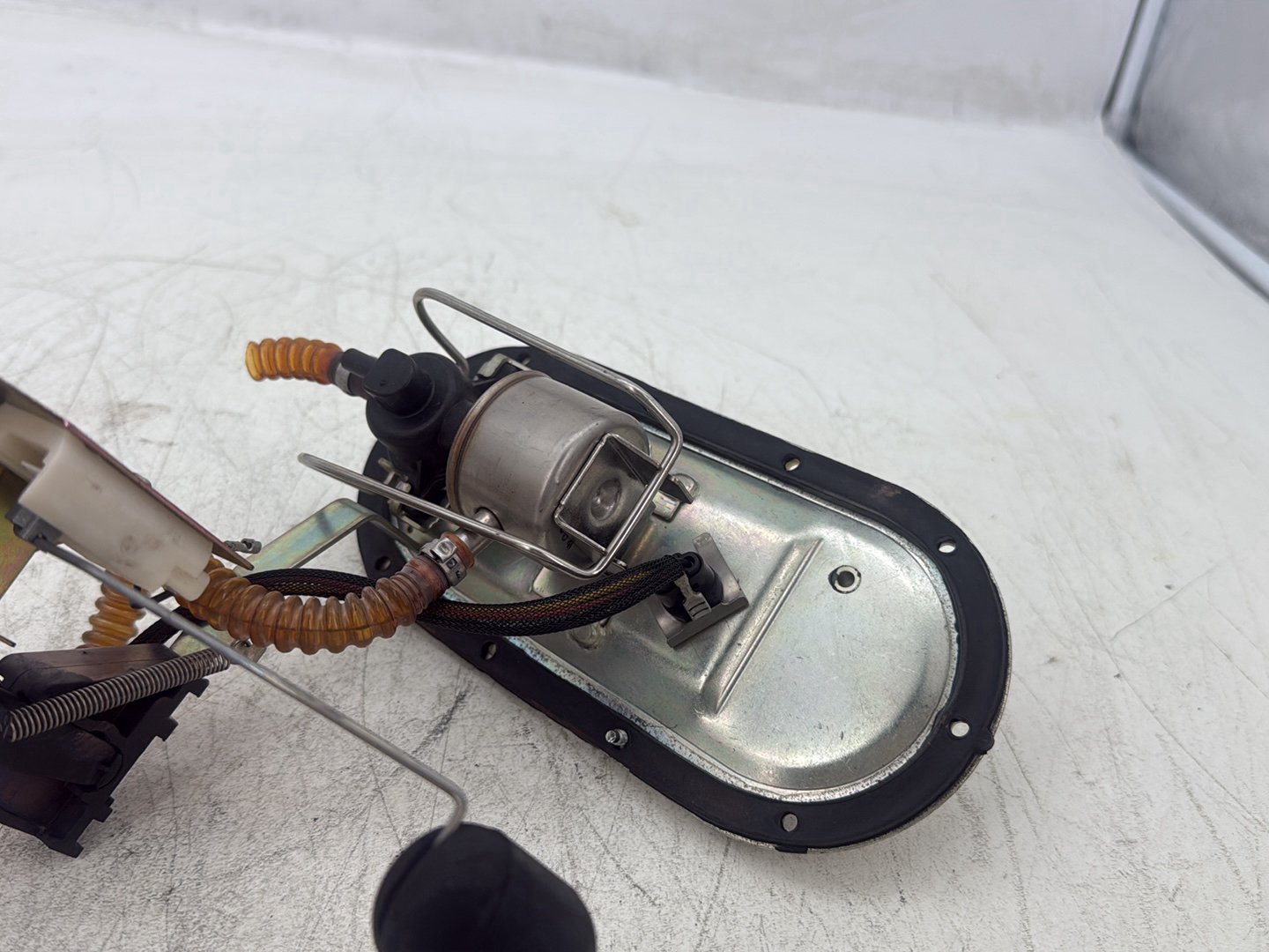 2004 Harley Road King Touring Custom FLHRSI OEM Gas Gasoline Fuel Petrol Pump Sending