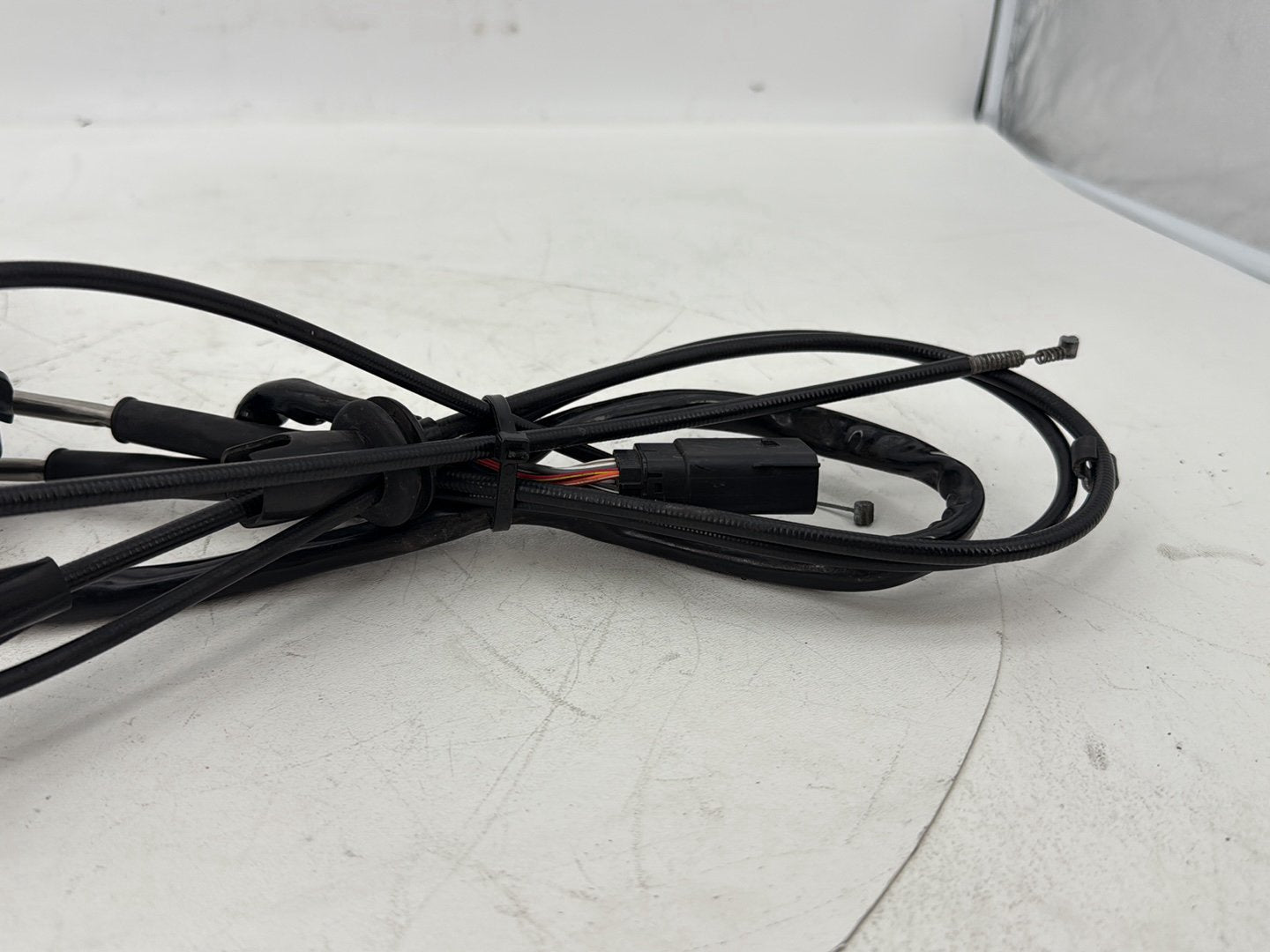 2007 - 2012 Harley-Davidson Touring Electra Glide Ultra Right Engine Start Kill Switches Controls w/ Hand Grip, Idle Throttle Cable Lines