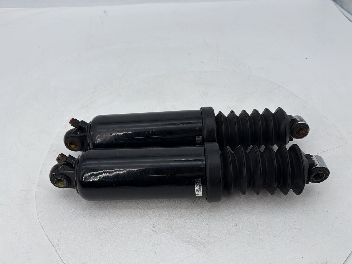 1999 - 2006 Harley-Davidson Touring Electra Glide Rear Left Right Shock Absorbers 54565-97C