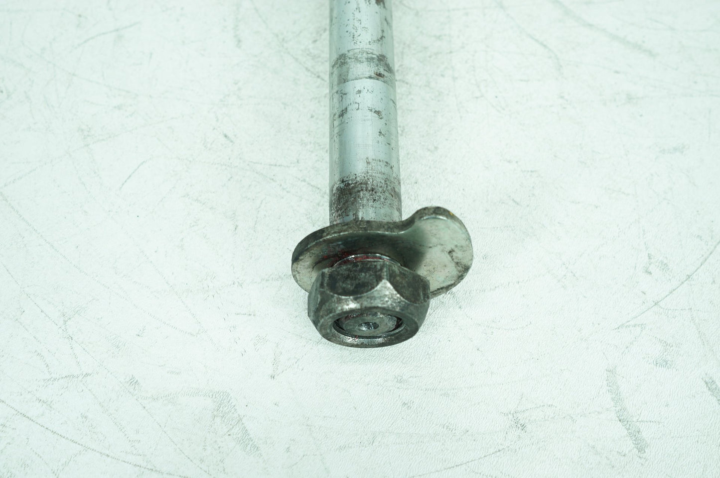 2007 - 2016 Harley-Davidson Touring CVO Street Glide Screamin Rear Wheel Axle Bolt Shaft 41056-09
