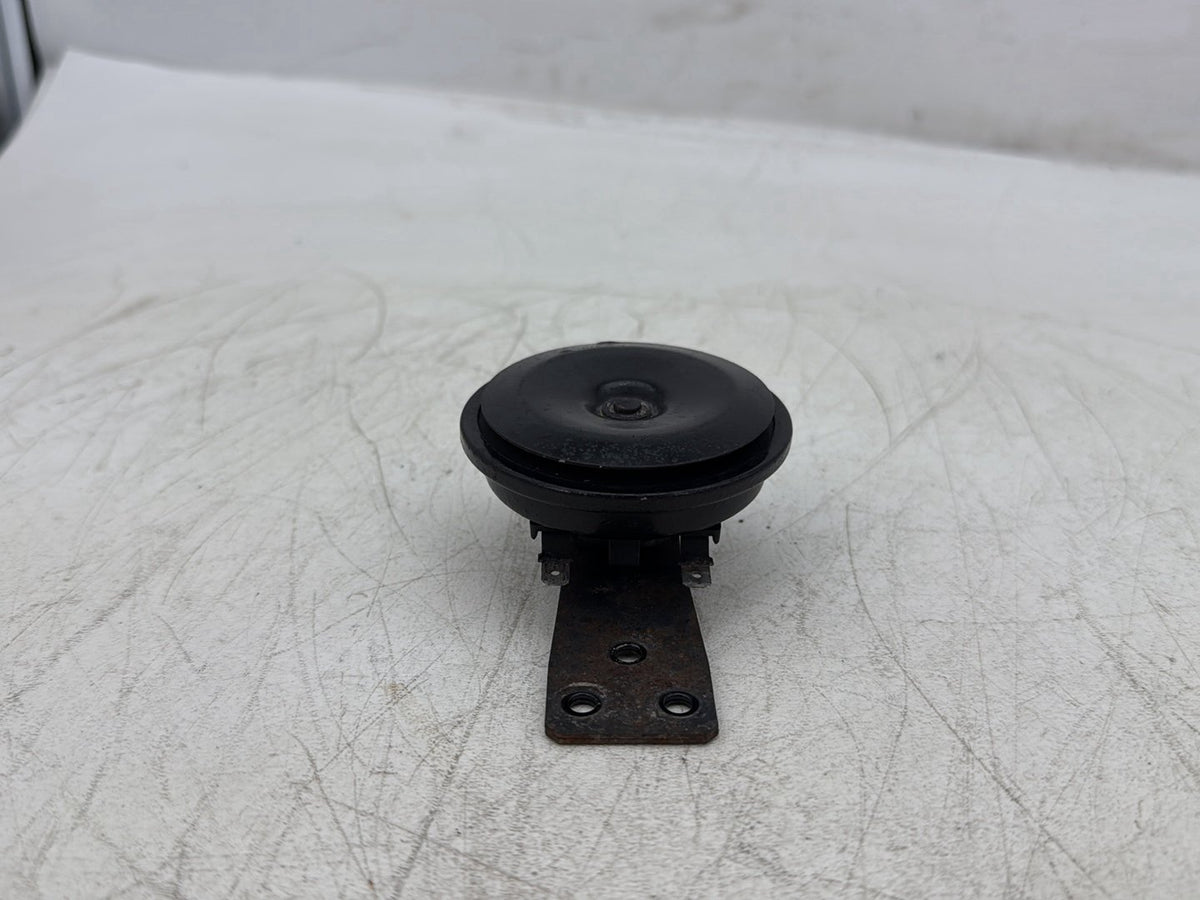 2004 Harley Sportster XL883C 883 Custom OEM Signal Horn Klaxon Beep 69000014