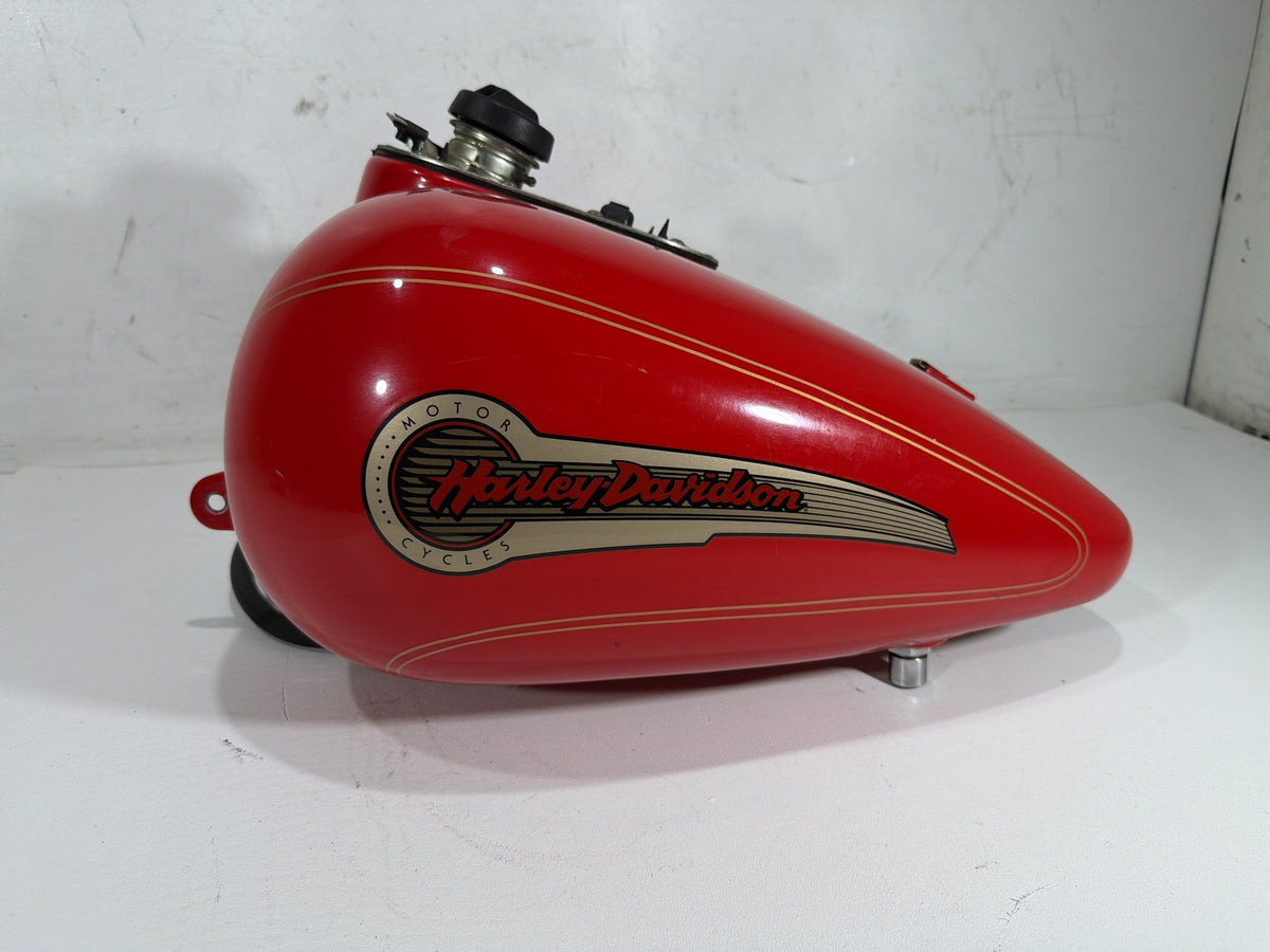 2004 Harley Electra Glide Touring Fuel Gas Tank Gasoline Reservoir w/ Fuel Pump