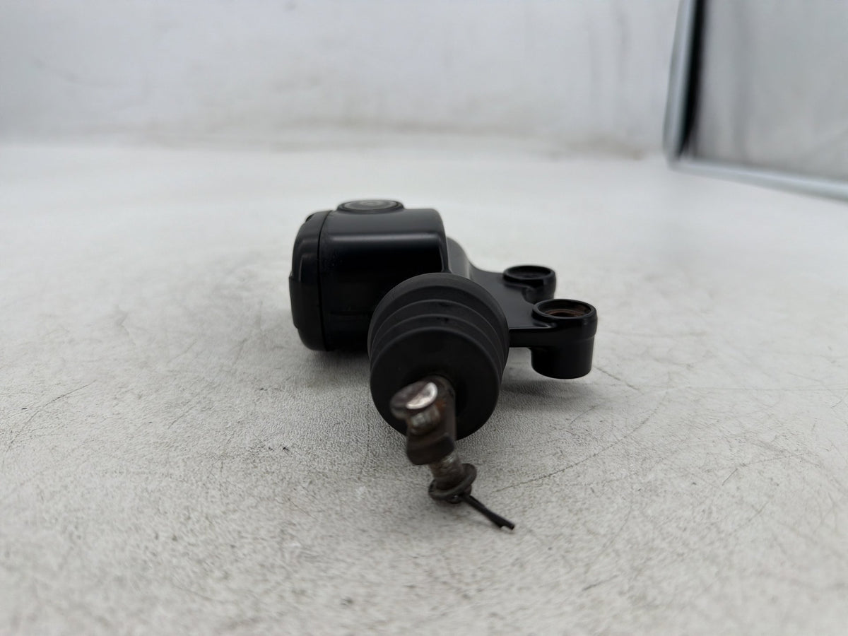 11 Harley Street Glide Touring FLHX-103 OEM Rear Brake Master Cylinder Reservoir