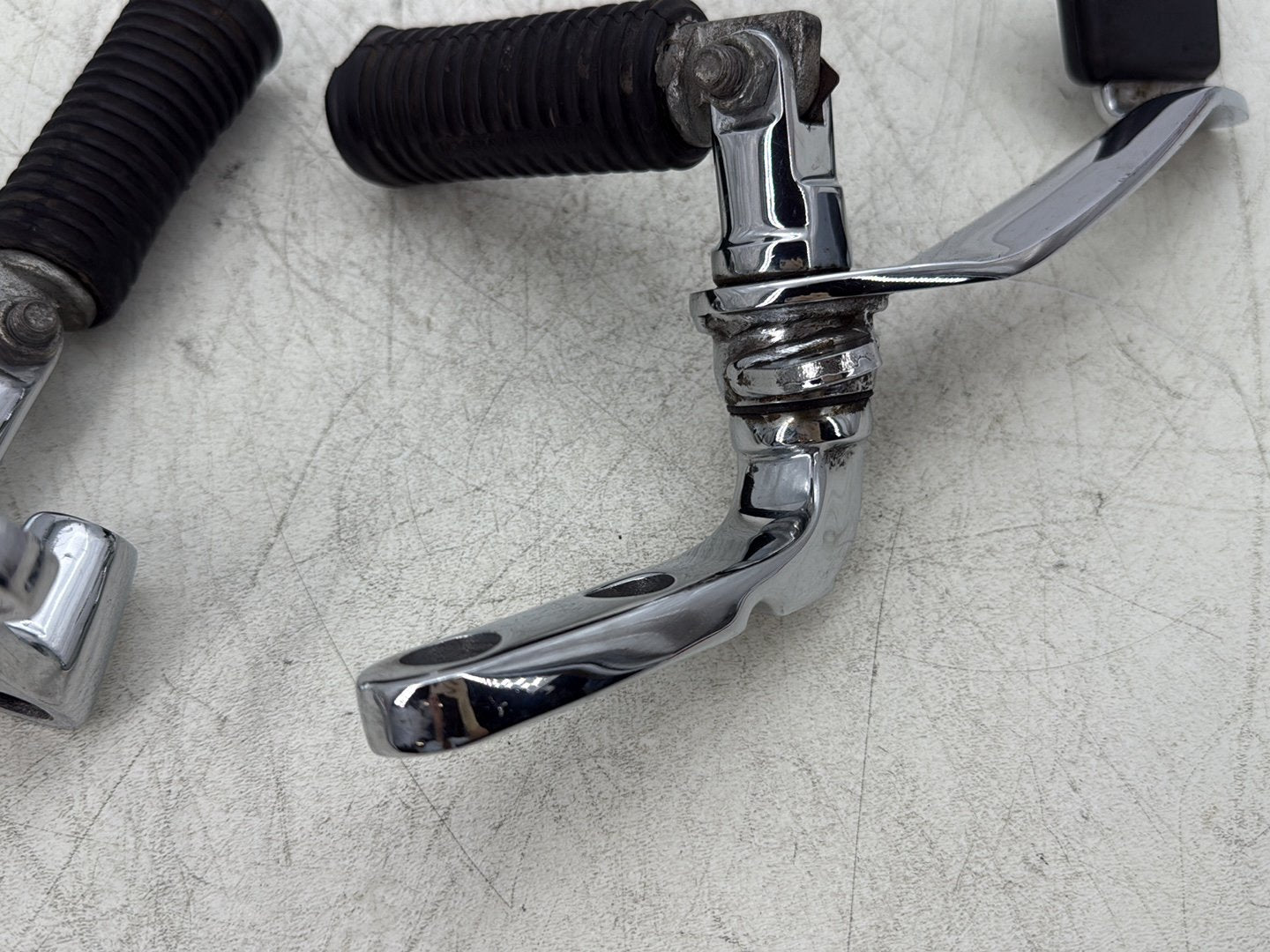 2012 Harley Dyna Super Glide Custom FXDCI OEM Left & Right Driver Step Foot Rest Pegs