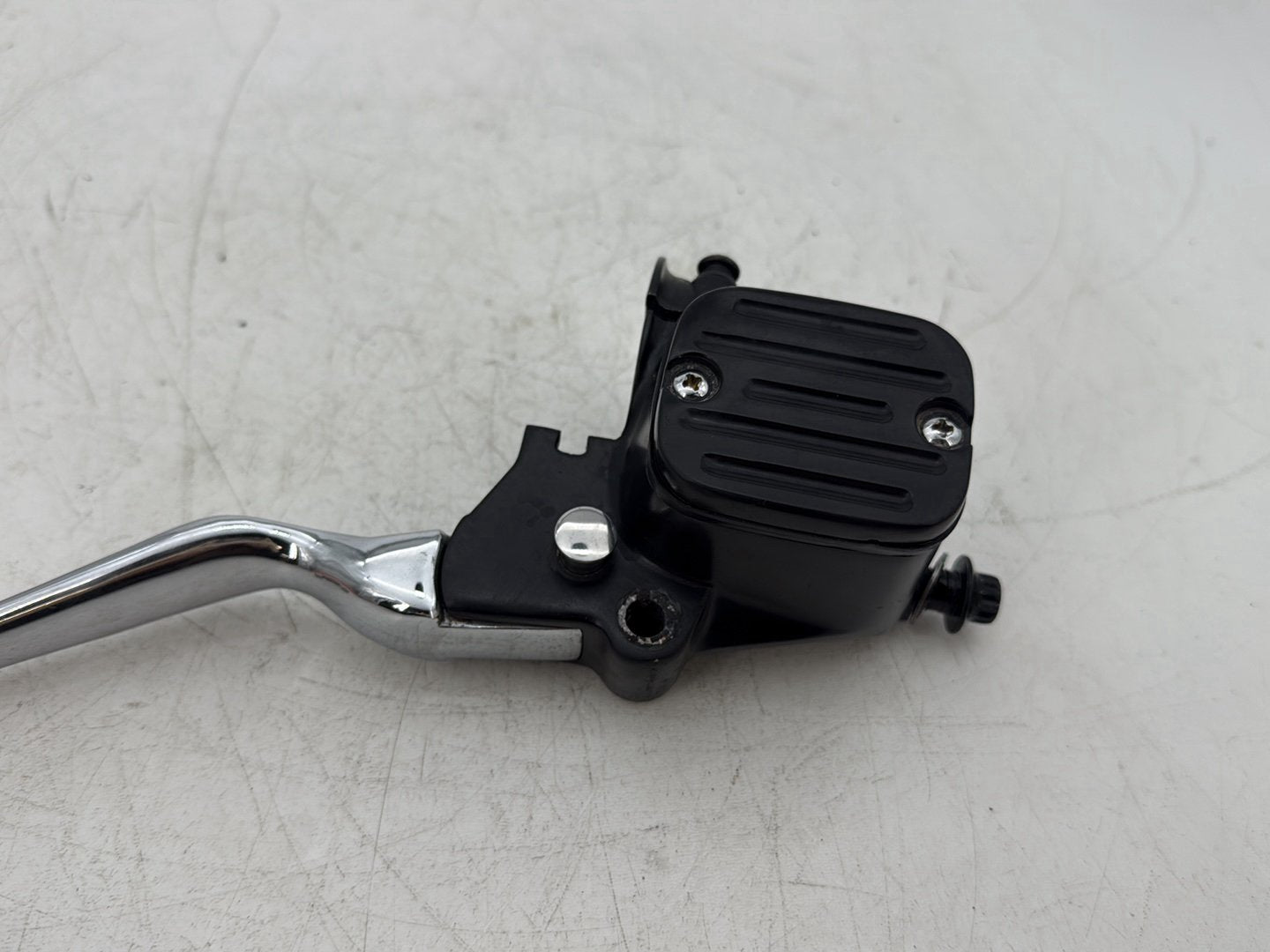 2007 Harley Touring FLHTCU Electra Glide Ultra OEM Front Right Hand Brake Lever Master Cylinder Reservoir