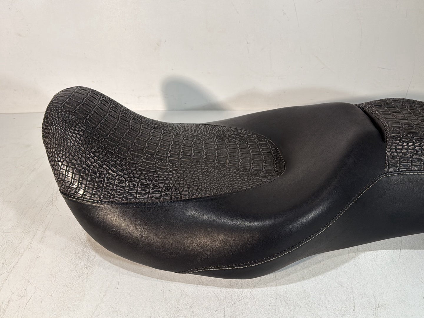 2007 - 2012 Harley-Davidson Touring Street Glide Passenger Rider Driver Seat Saddle