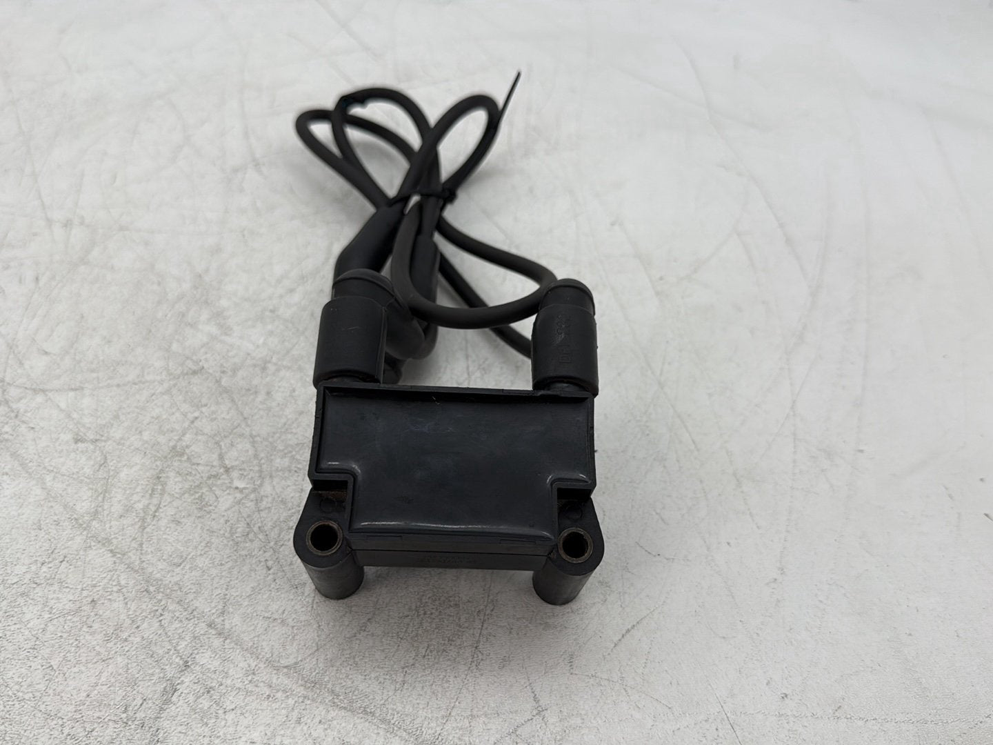 2010 Harley Street Glide Touring FLHX OEM Ignition Coil Spark Plugs Cable
