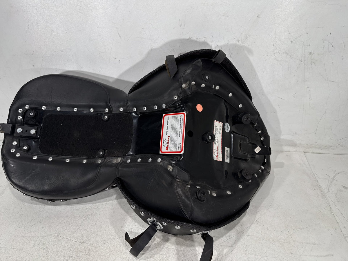 01 Harley Heritage Softail Classic Passenger Rider Driver Seat Saddle MUSTANG
