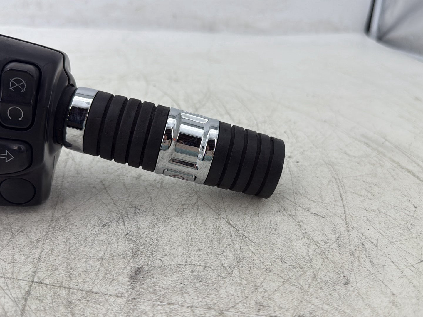 2016 Harley Road King Touring FLHR OEM Right Engine Start Kill Switches Controls