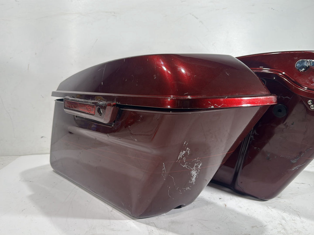 2014 Harley Street Glide OEM Left 1 Saddlebag Luggage NO Key SCRATCHED