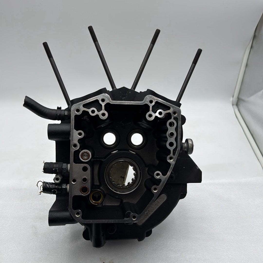 1999 - 2006 Harley-Davidson Touring Electra Glide Classic Crankcase Shaft Engine Motor Cover 24630-03
