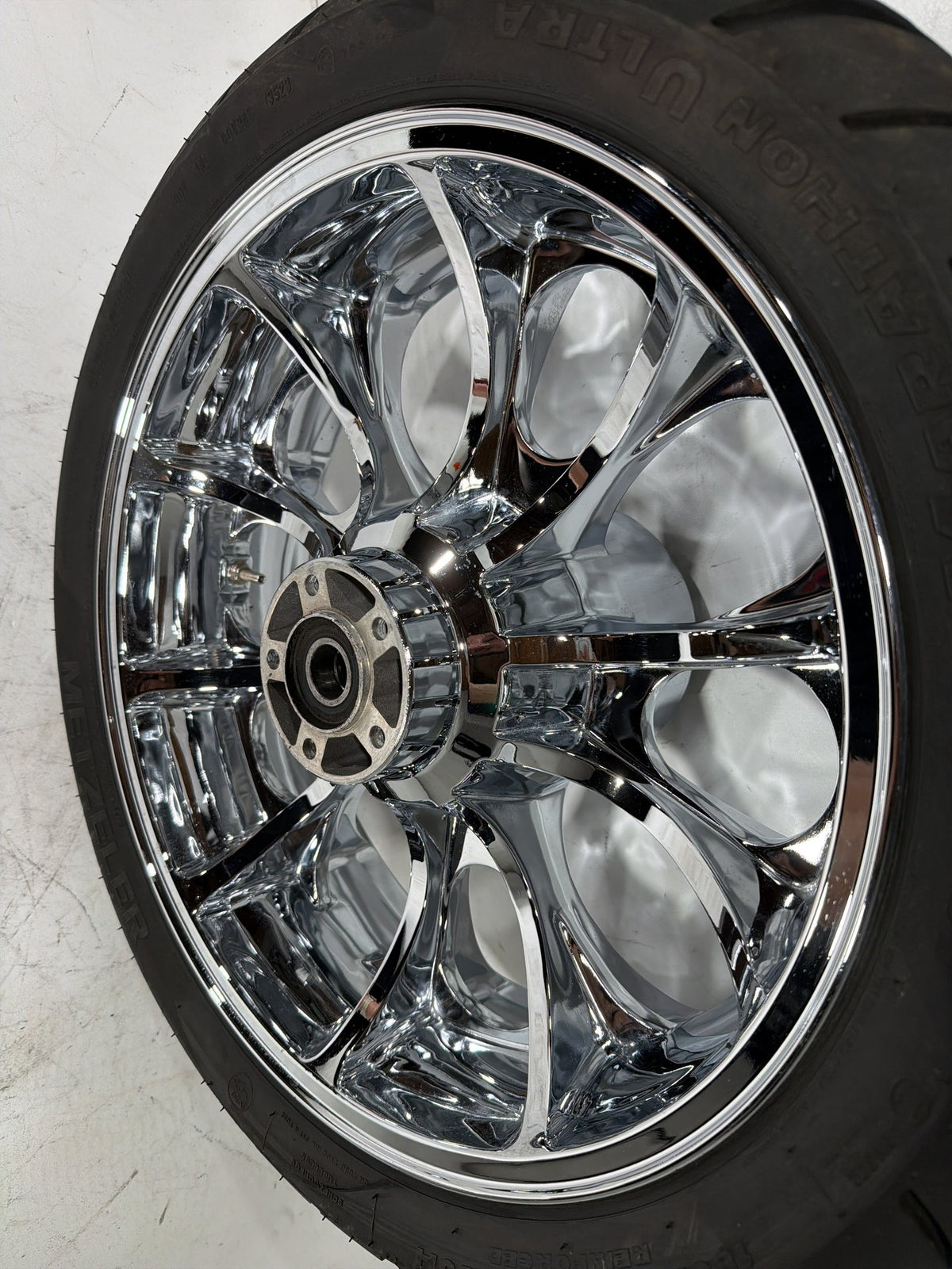 12 Harley Street Glide Touring FLHX OEM Rear Wheel Rim Tire 180/55B18 18" Chrome