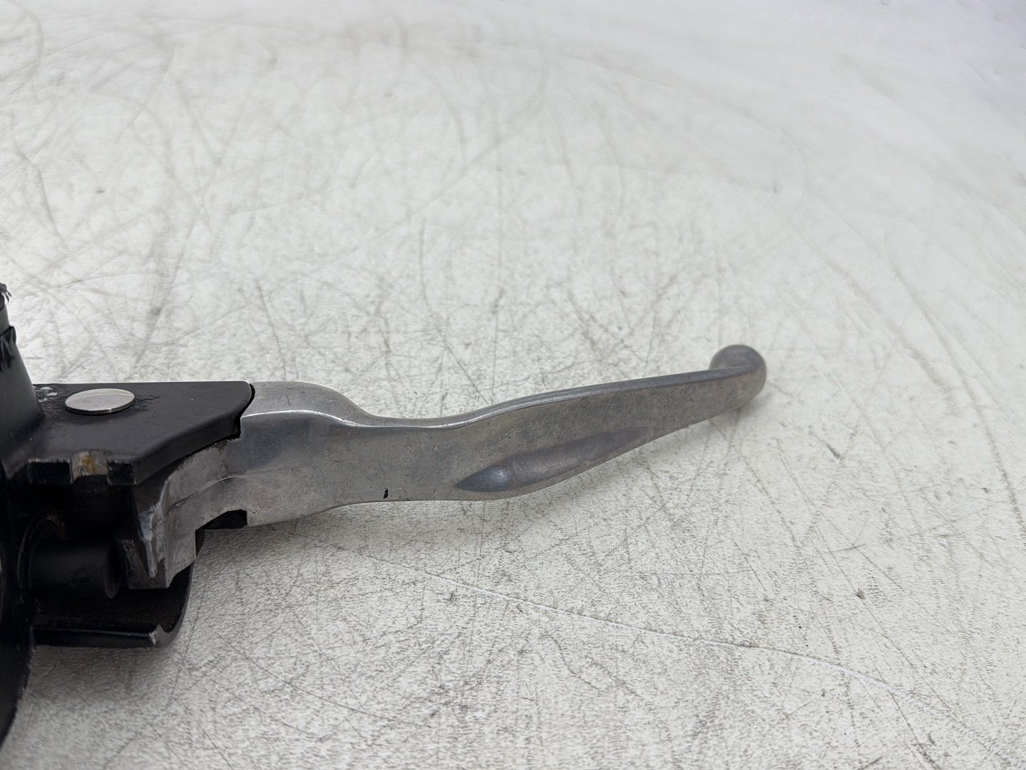 2012 Harley Dyna Super Glide Custom FXDCI OEM Front Right Brake Lever Master Cylinder
