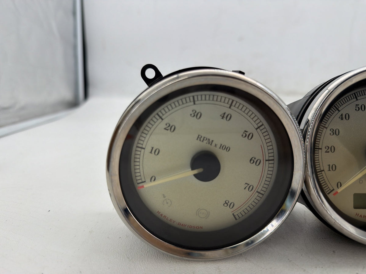 11 Harley Street Glide Air Oil Volt Fuel Tacho Speedo Gauges Silver Face 61K