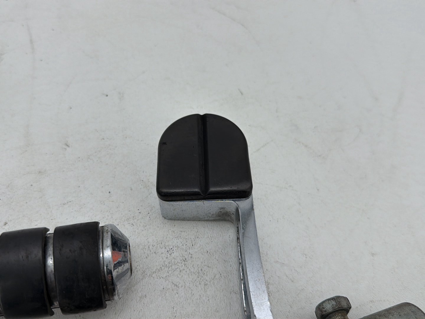 2000 Harley Sportster 883 Custom XL883C OEM Left & Right Driver Step Foot Rest Pegs