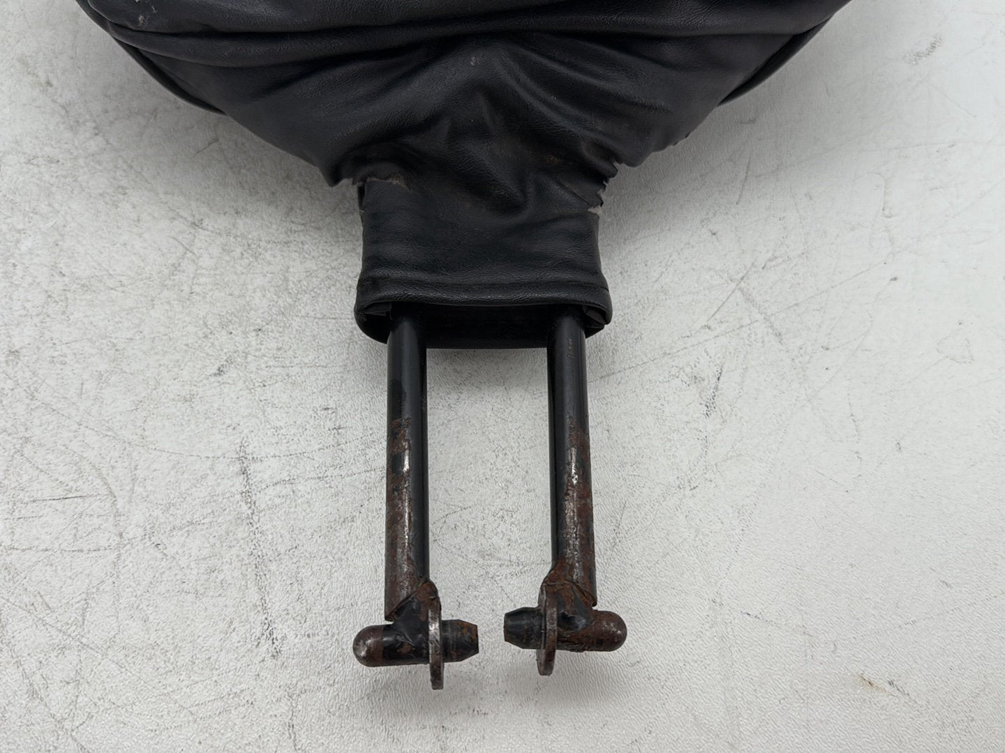 2000 Harley Electra Glide Touring Ultra OEM Rider Driver Backrest Adjustable Cushion Pad