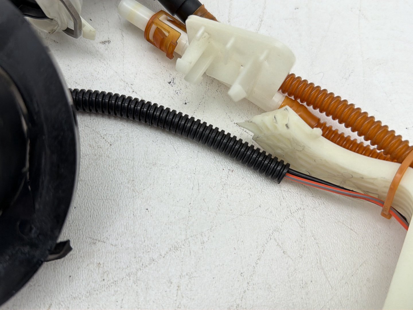2014 Harley Street Glide Touring FLHXS OEM Fuel Pump Gas Gasoline Petrol Sending