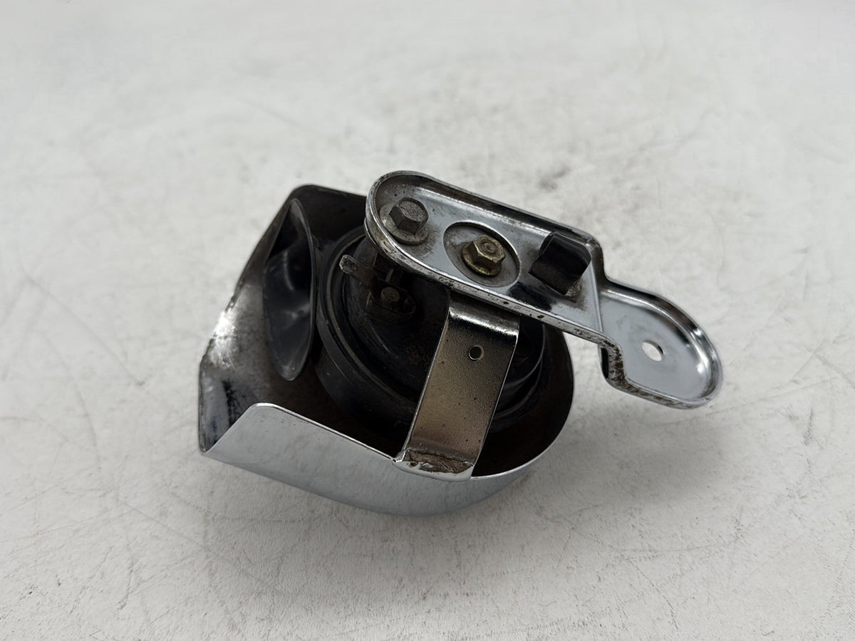 2000 Harley Electra Glide Touring Ultra OEM Horn Signal Klaxon Chrome Cover