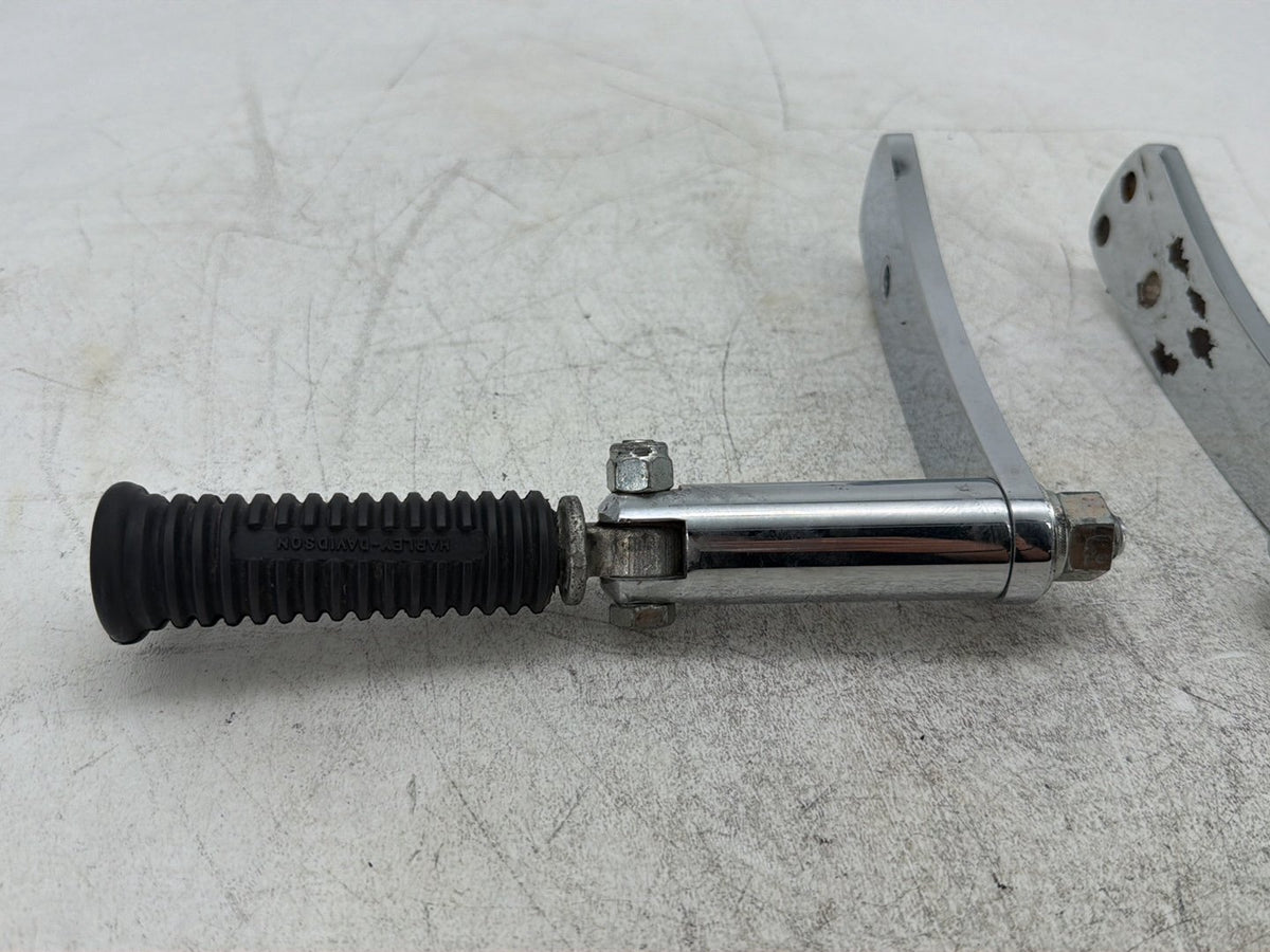 2006 Harley Dyna Super Glide FXDI OEM Front Right Left Highway Foot Pegs