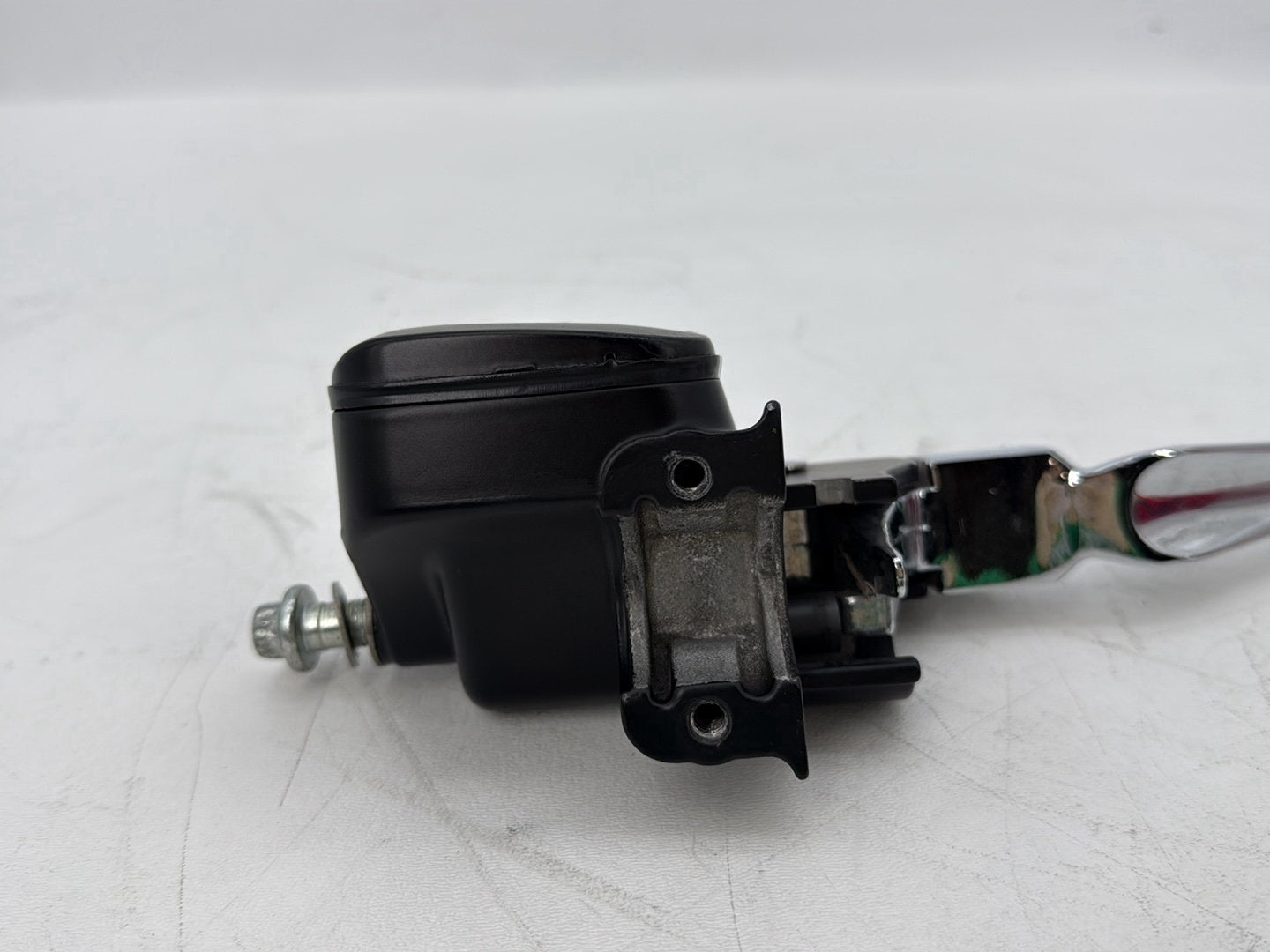 2000 Harley Touring FLHTCI Electra Glide Classic OEM Front Right Brake Lever Master Cylinder