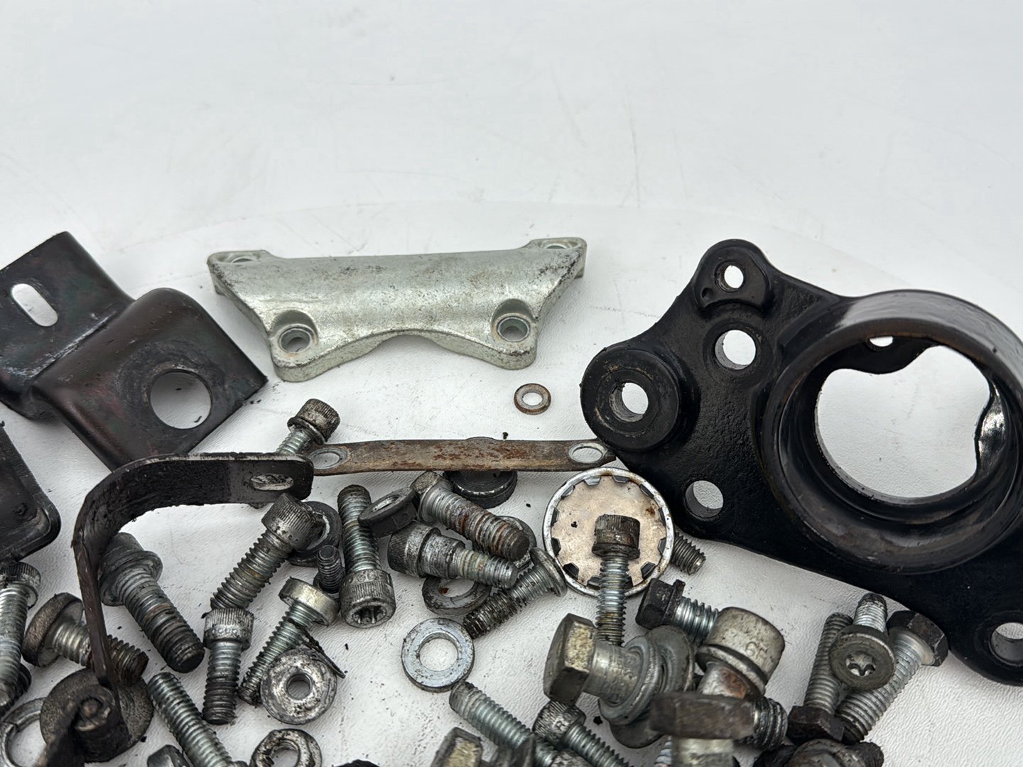 2007 - 2011 Harley-Davidson Touring Electra Glide Ultra Hardware Bolts Nuts & Brackets  	50588-09A