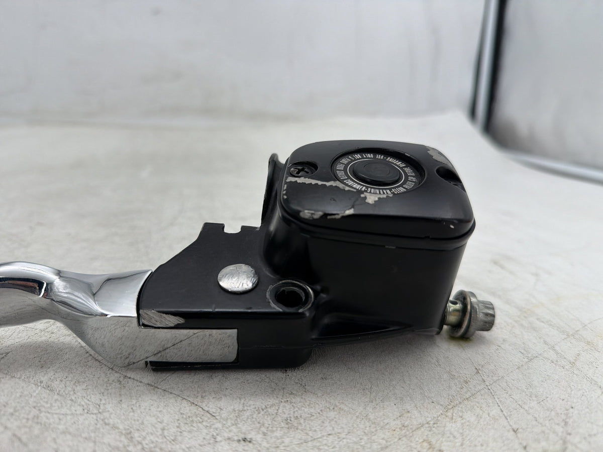 2004 Harley Heritage Softail Classic OEM Front Right Brake Lever Master Cylinder