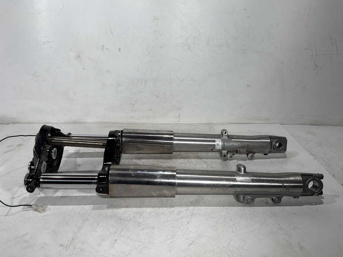 11 Harley Road Glide Touring OEM Front Triple Tree Set & LH RH Fork Legs Sliders