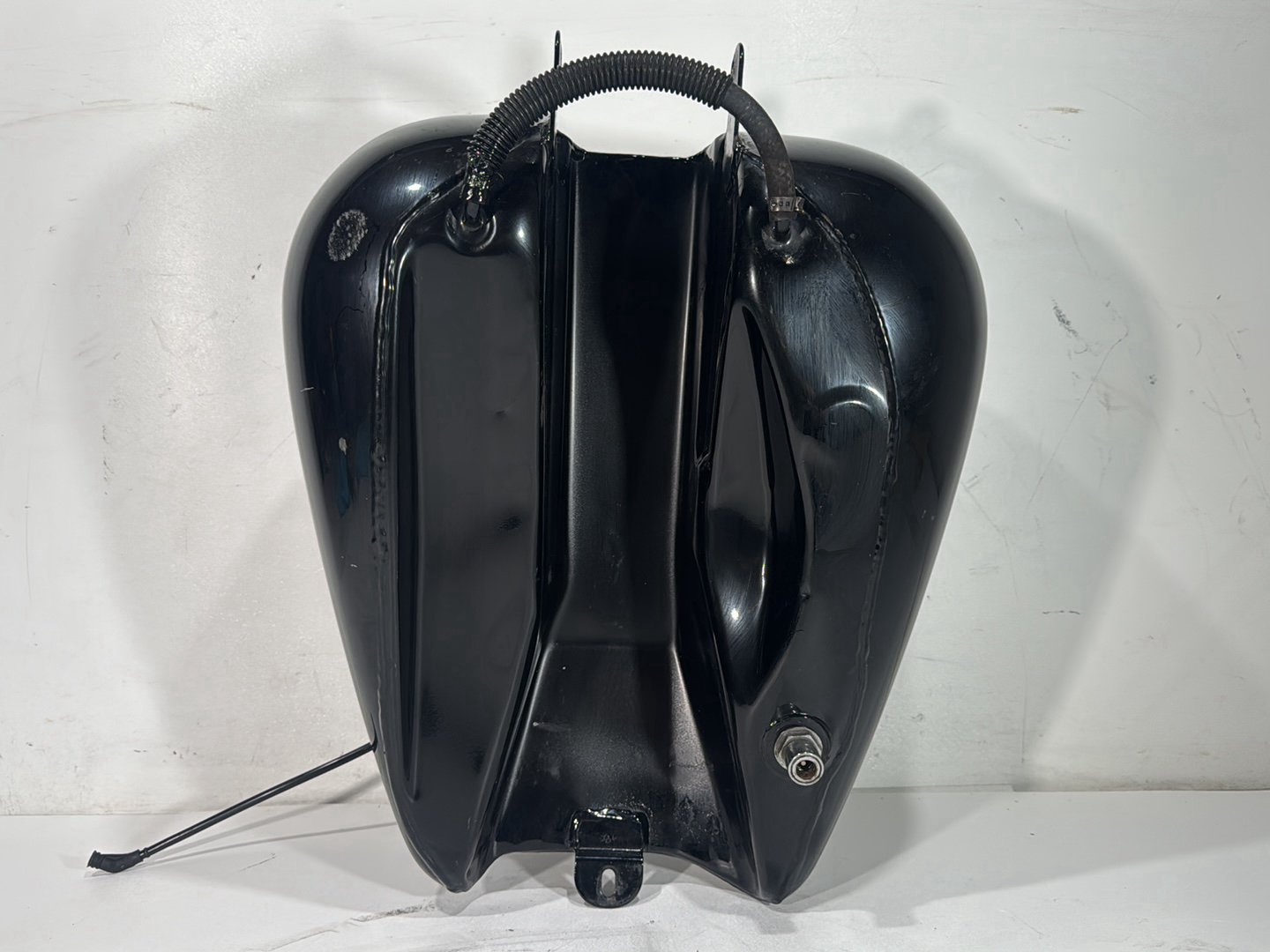 2007 Harley Street Glide Touring FLHX OEM Fuel Gas Tank Gasoline Reservoir