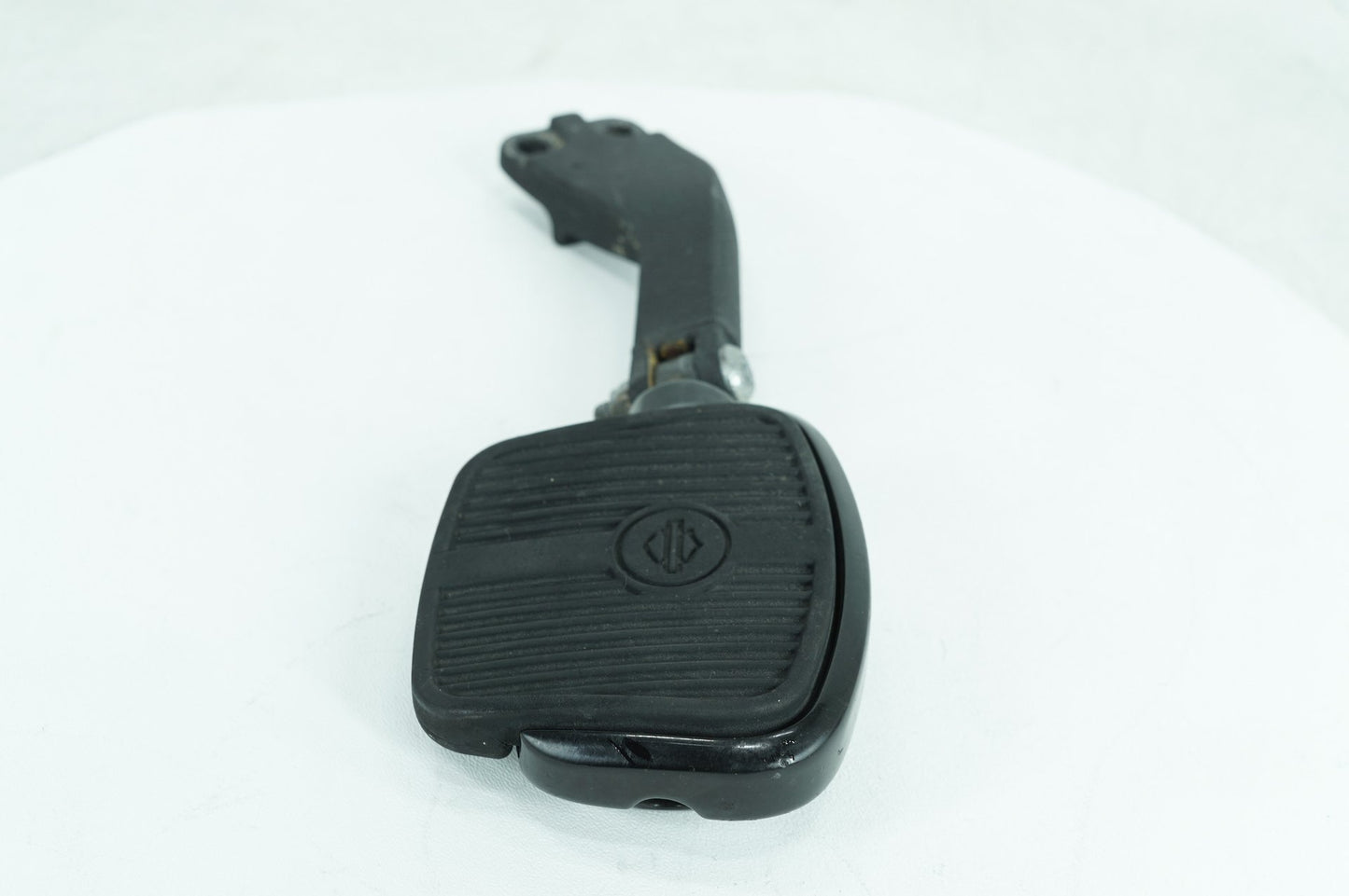 2007 - 2017 Harley-Davidson Dyna Fat Bob Rear Passenger 1 Foot Peg Step Rest 49224-06A