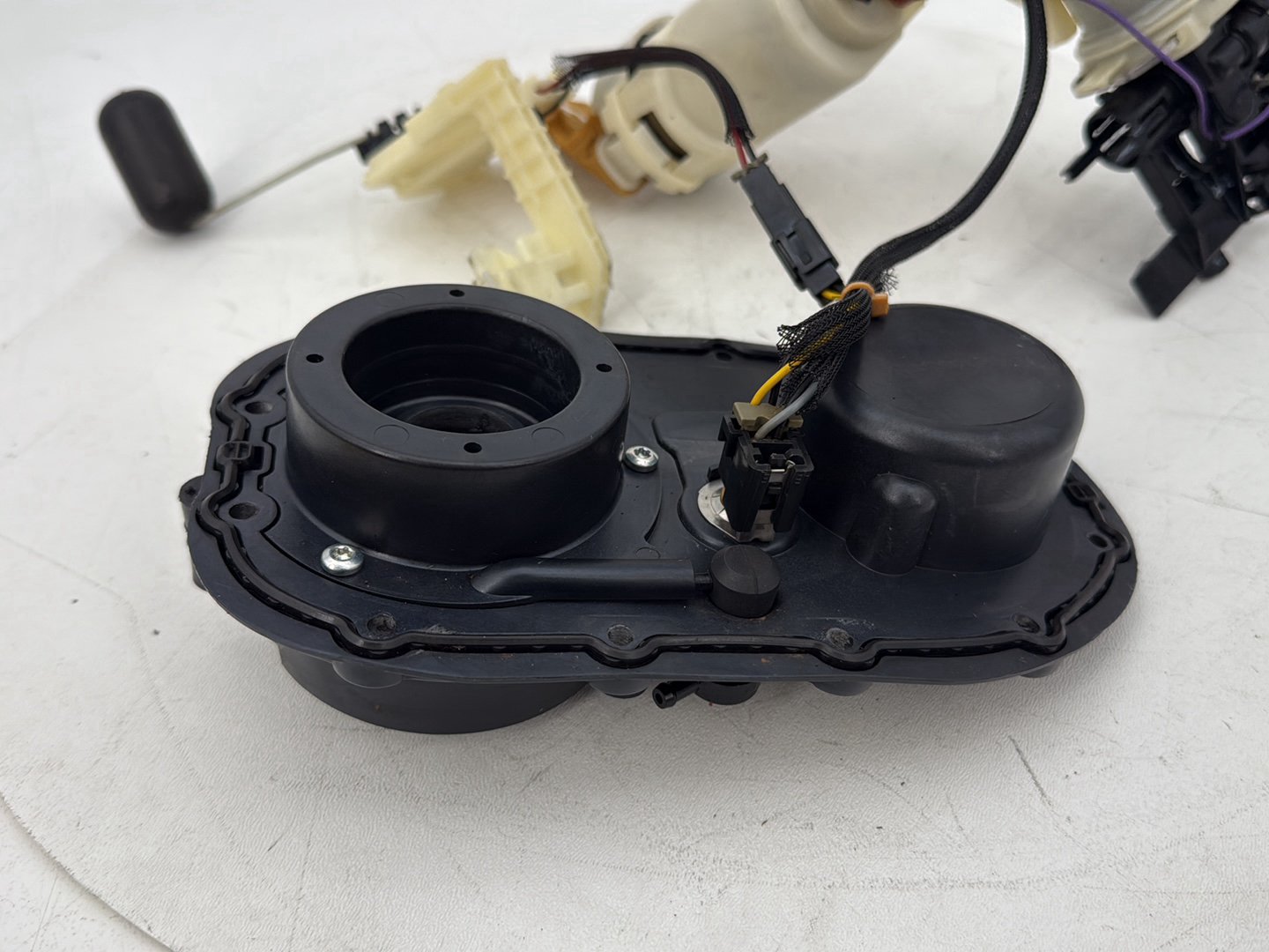 2007 - 2012 Harley-Davidson Dyna Super Glide Fuel Pump Gas Gasoline Petrol Sending 61016-04B