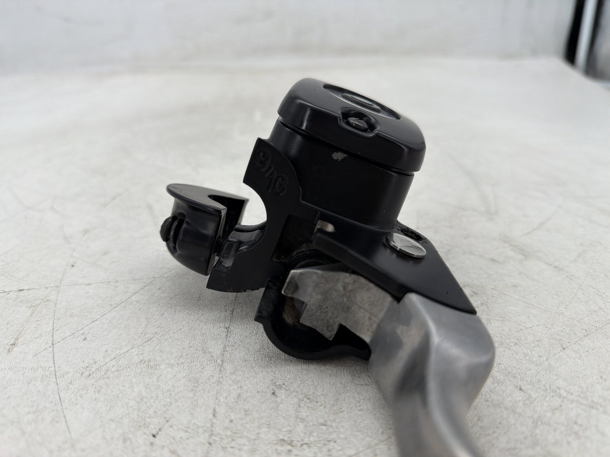 17 Harley Dyna Street Bob OEM Front Right Brake Lever Master Cylinder 9/16" bore