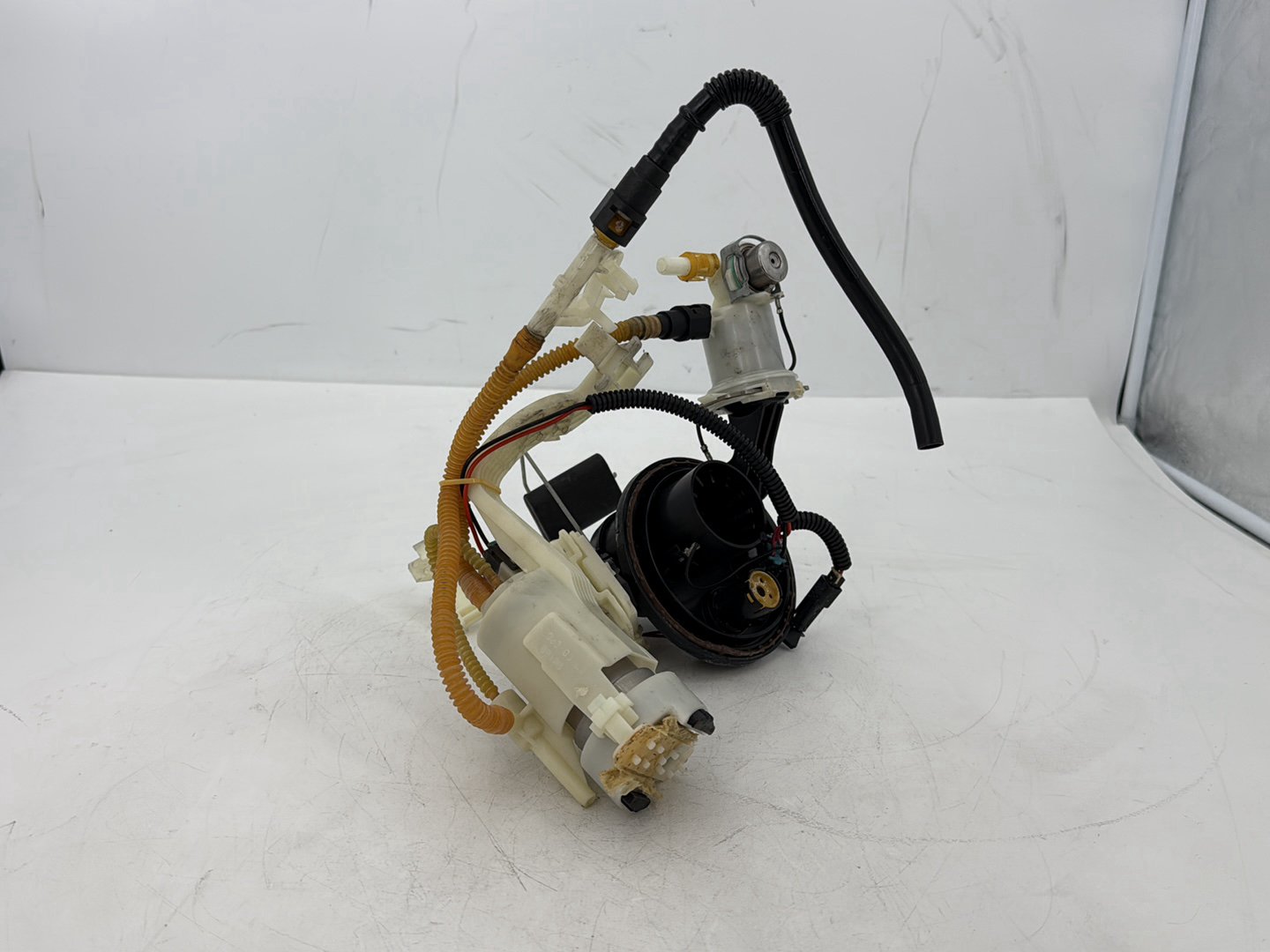 2008 Harley Touring FLHTCU Electra Glide Ultra OEM Gas Gasoline Fuel Petrol Pump Sending