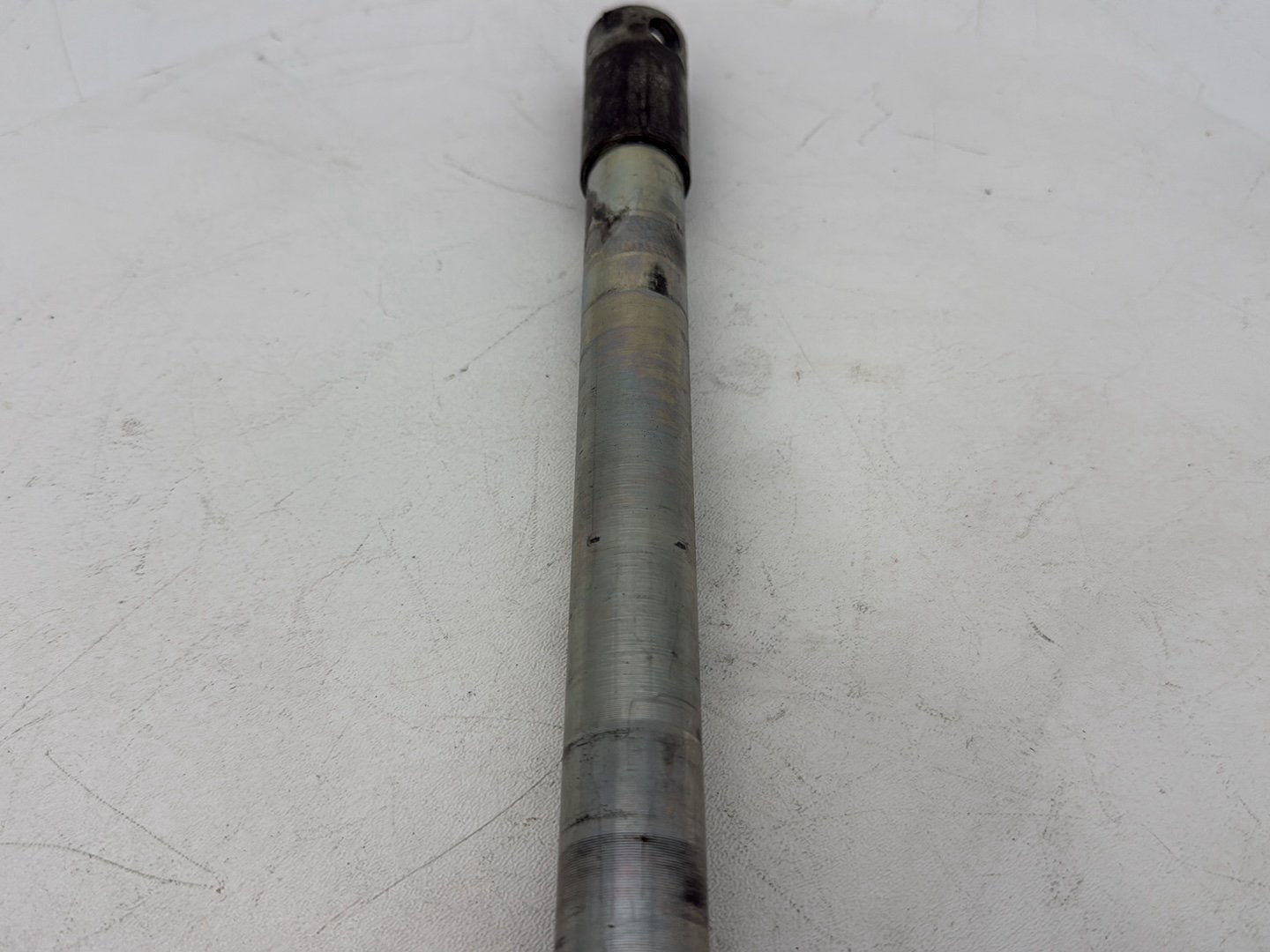 2007 - 2011 Harley-Davidson Touring Electra Glide Ultra Front Wheel Axle Bolt Shaft 41547-07A