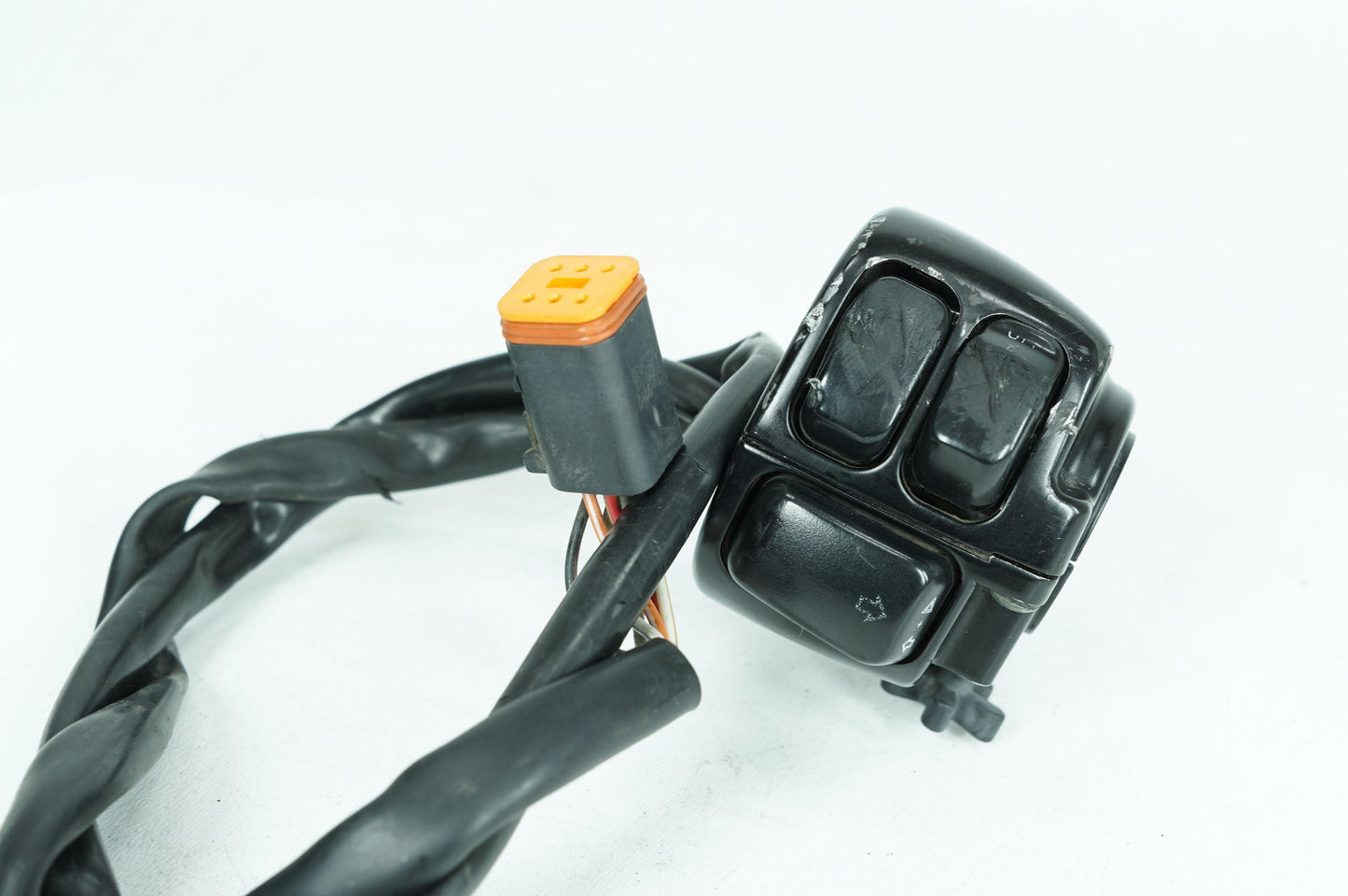 1999 - 2006 Harley-Davidson Softail Fat Boy Right Engine Start Kill Switches Controls  	71684-06A