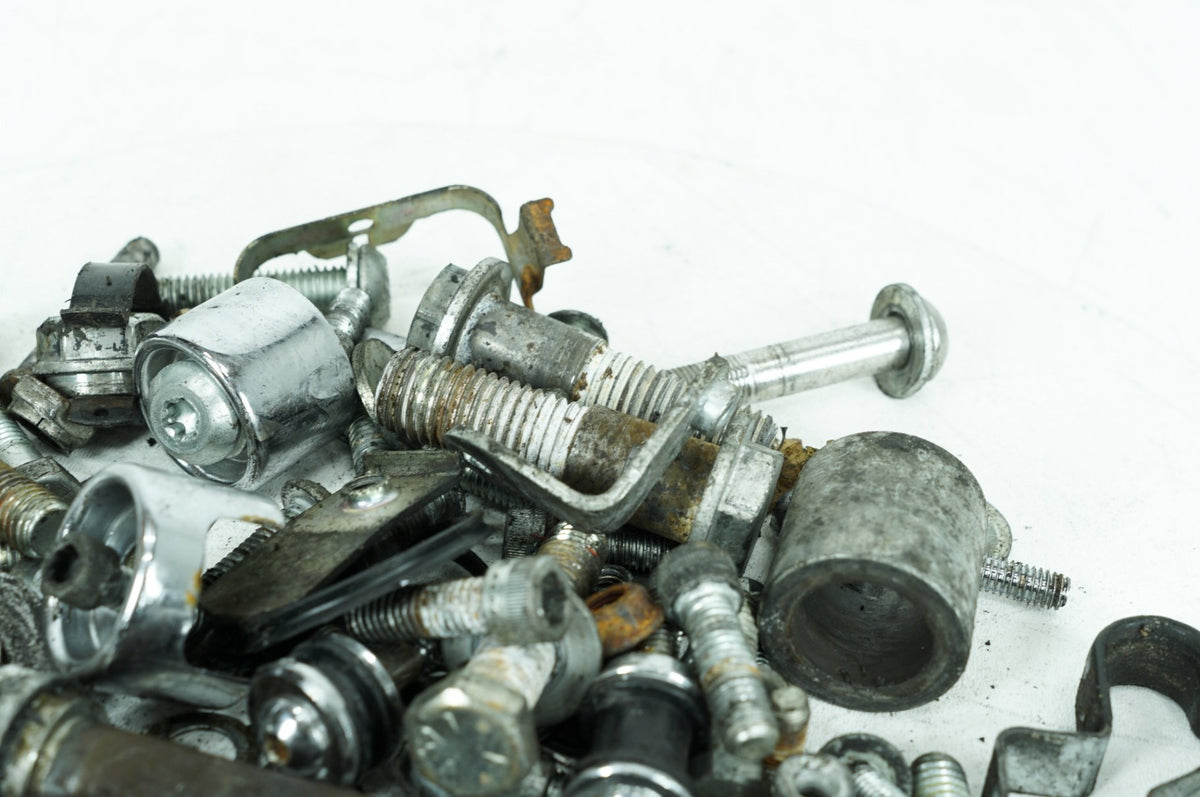 2005 Harley-Davidson Sportster XL1200 C - Hardware Bolts Nuts & Brackets