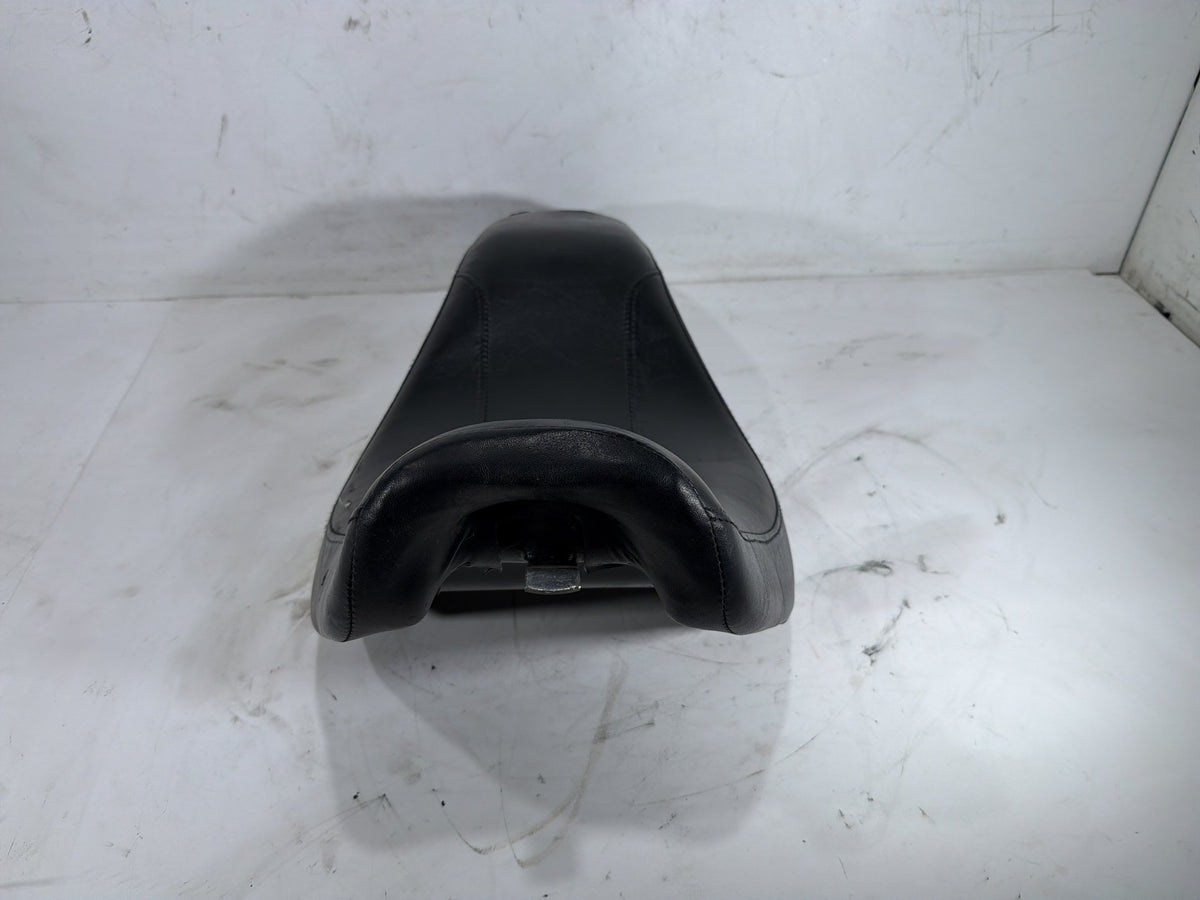 2006 Harley Softail Deuce FXSTDI OEM Passenger Rider Driver Seat Saddle * TORN *