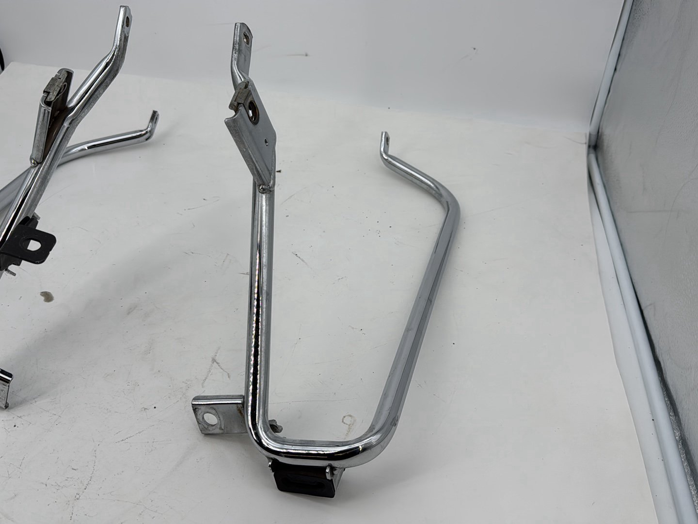 2007 - 2012 Harley-Davidson Touring Road Glide Rear Left Right Saddlebag Guard Rails Bar 	49206-09
