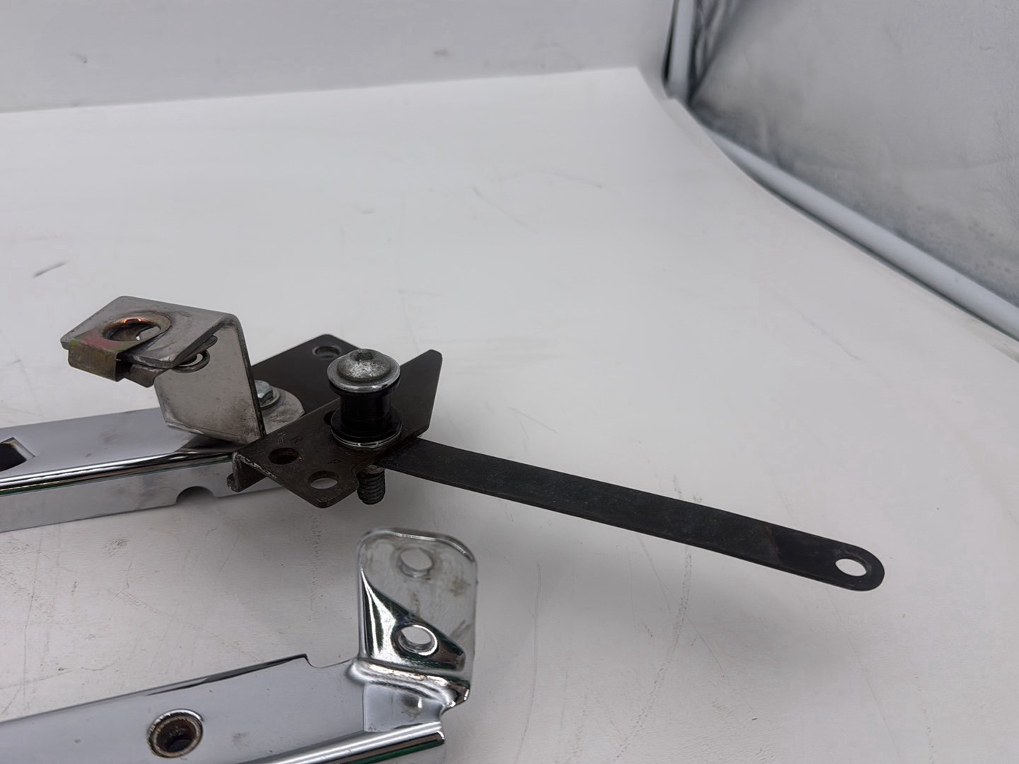 2005 Harley Touring FLHRCI Road King Classic OEM Left Right Saddlebag Fender Struts Brackets