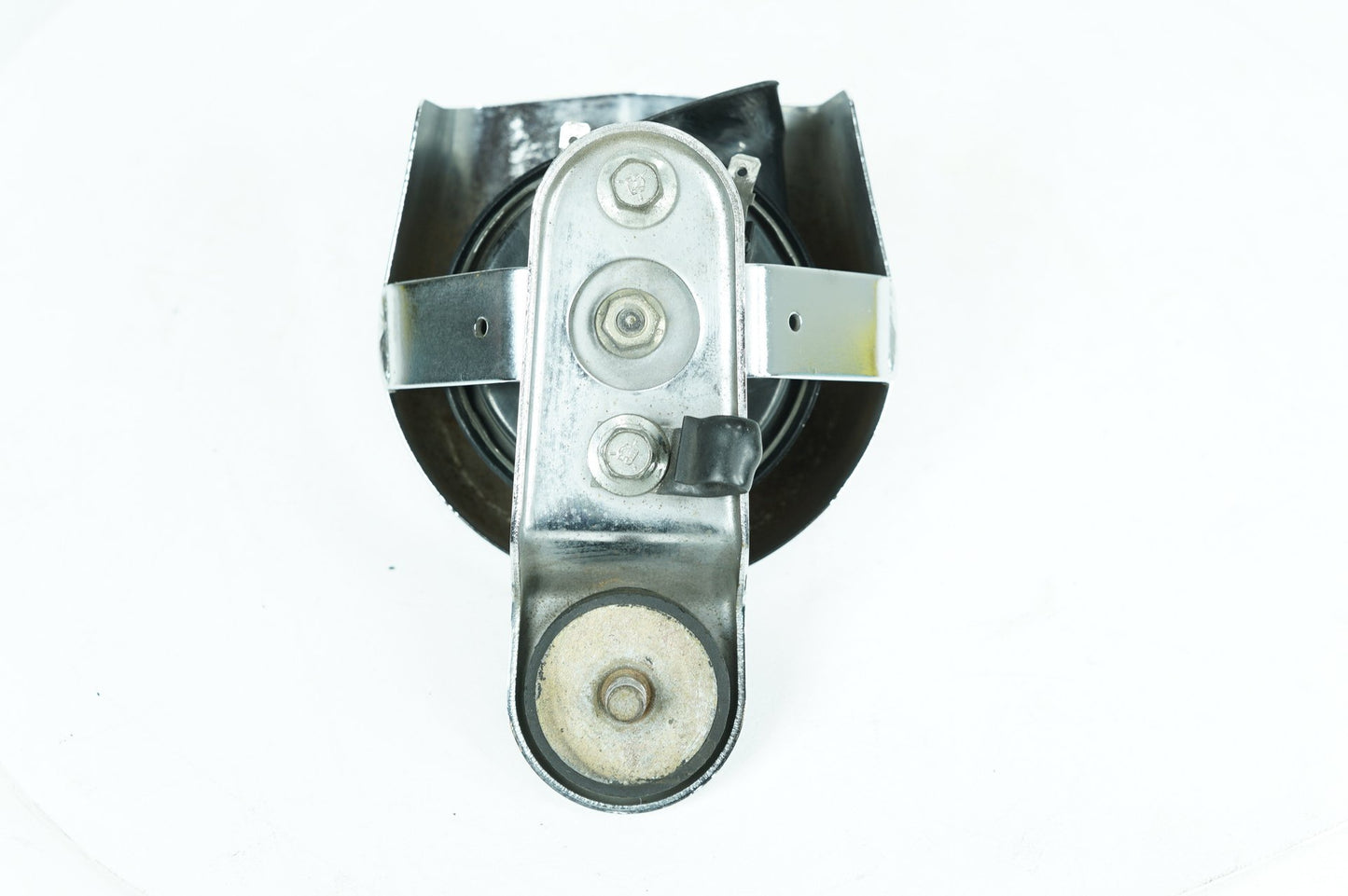 1999 - 2006 Harley-Davidson Softail Fat Boy Horn Signal Klaxon Chrome Cover 69012-93A