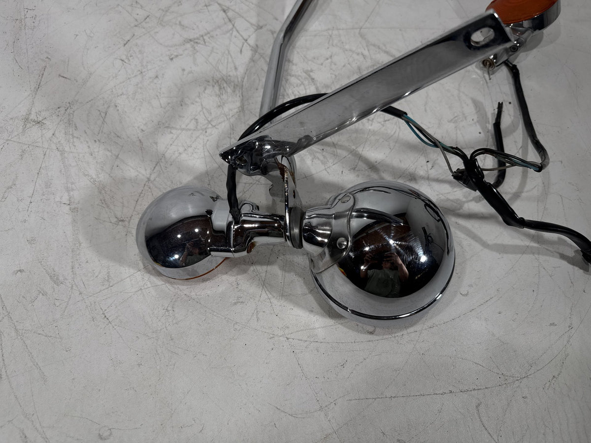 2002 Harley Heritage Softail Classic Front Turn Signal Indicators Aux Light Bar