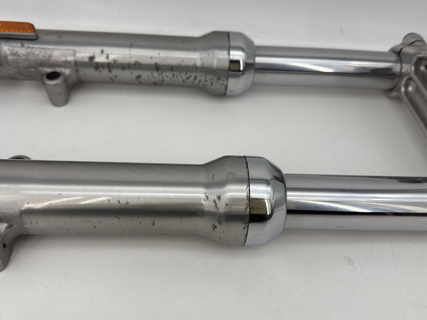 1999 - 2006 Harley-Davidson Dyna Low Rider Front Triple Tree Set & LH RH Fork Legs Sliders 45739-87
