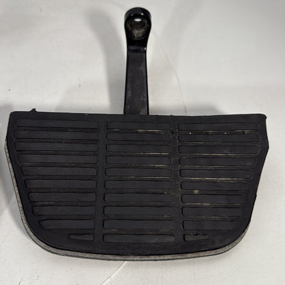 1999 - 2006 Harley-Davidson Touring Electra Glide Ultra Left & Right Passenger Floorboard Foot Rest 52719-93B
