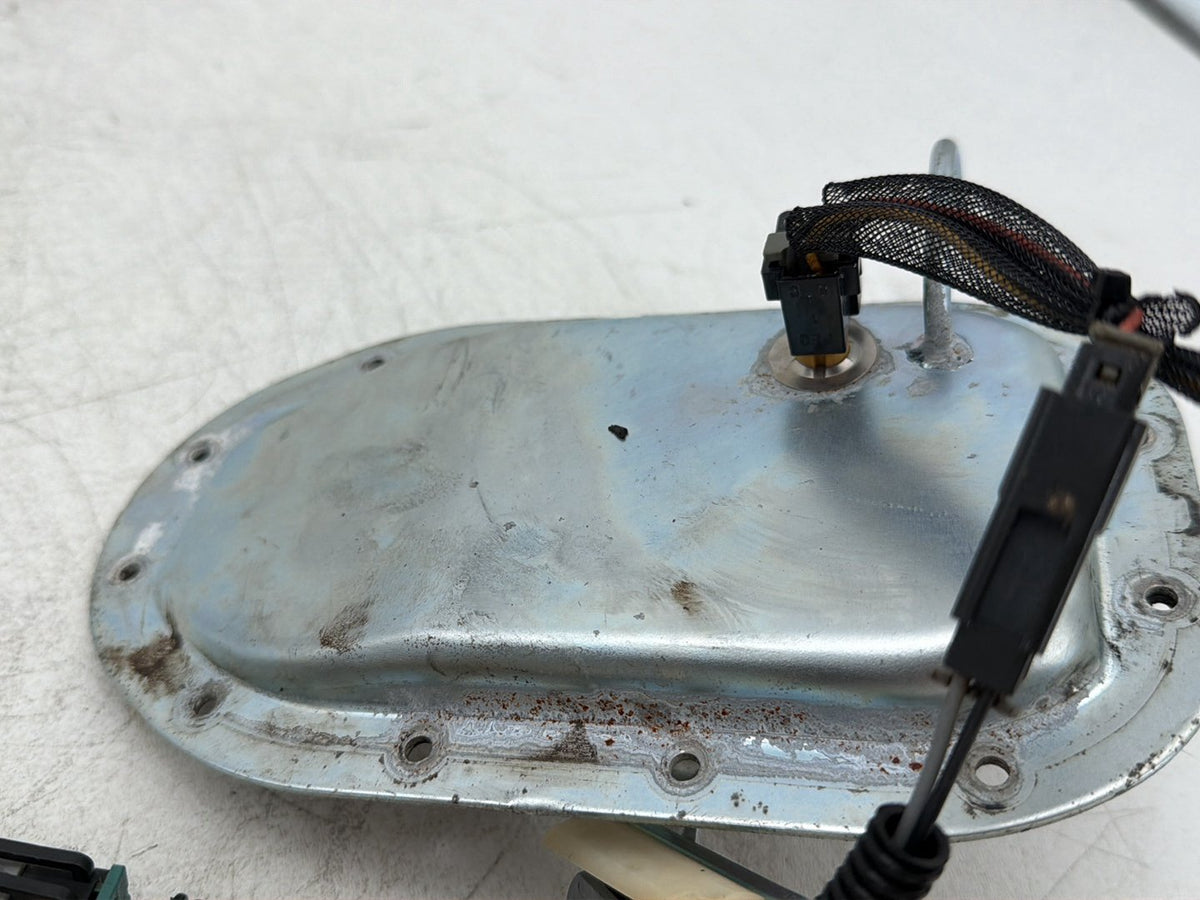 2007 Harley Dyna Street Bob FXDB OEM Fuel Pump Gas Gasoline Petrol Sending