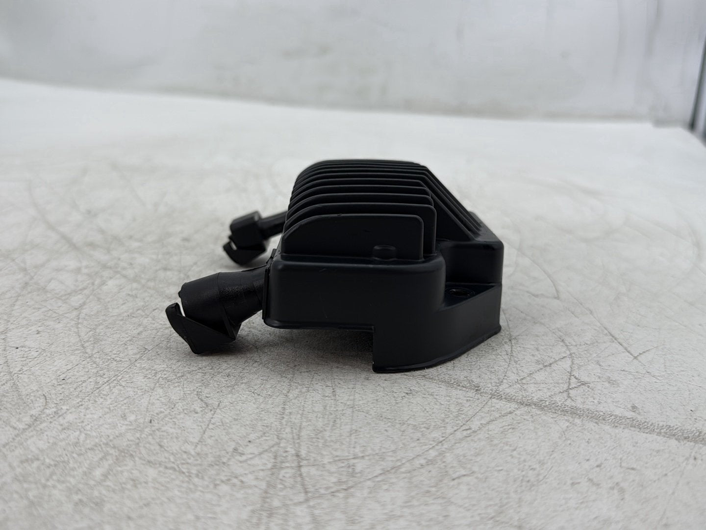 2010 Harley Dyna Fat Bob FXDF OEM Voltage Regulator Rectifier