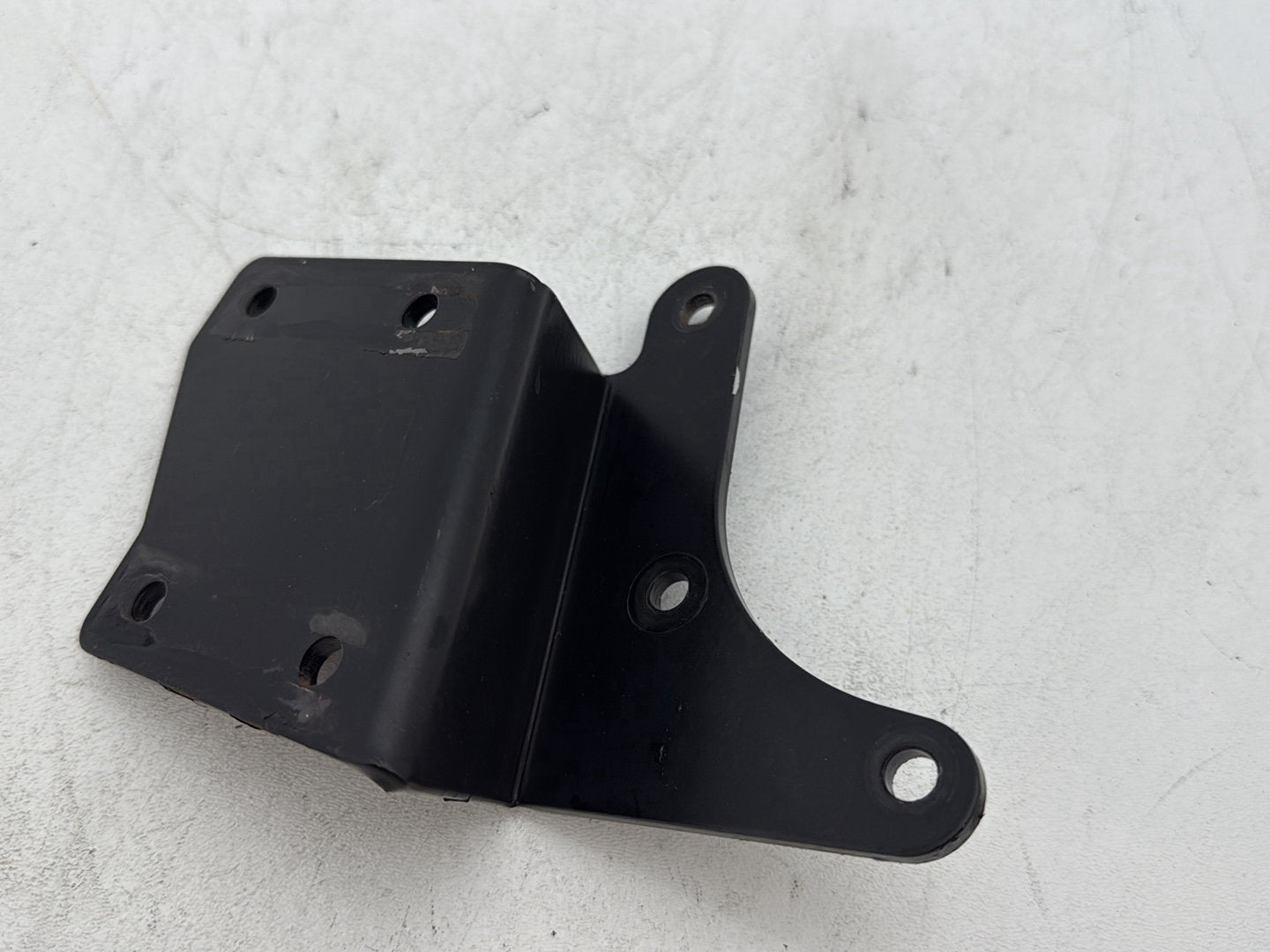 2006 Harley Dyna FXDWGI Wide Glide OEM Exhaust System Support Bracket Holder
