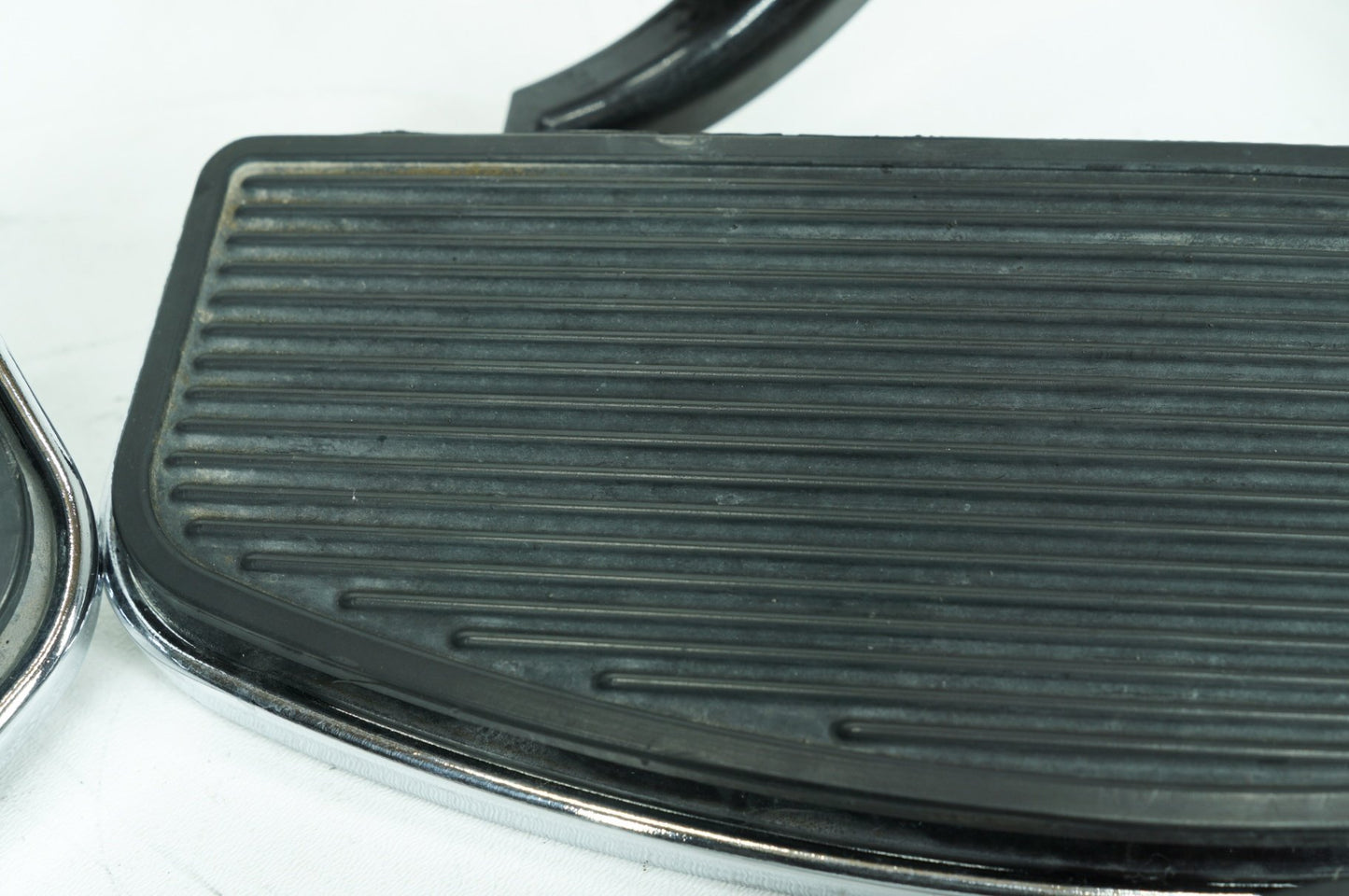 2007 - 2013 Harley-Davidson Touring Electra Glide Ultra Left Right Driver & Pass Floorboard Foot Rest 50621-06